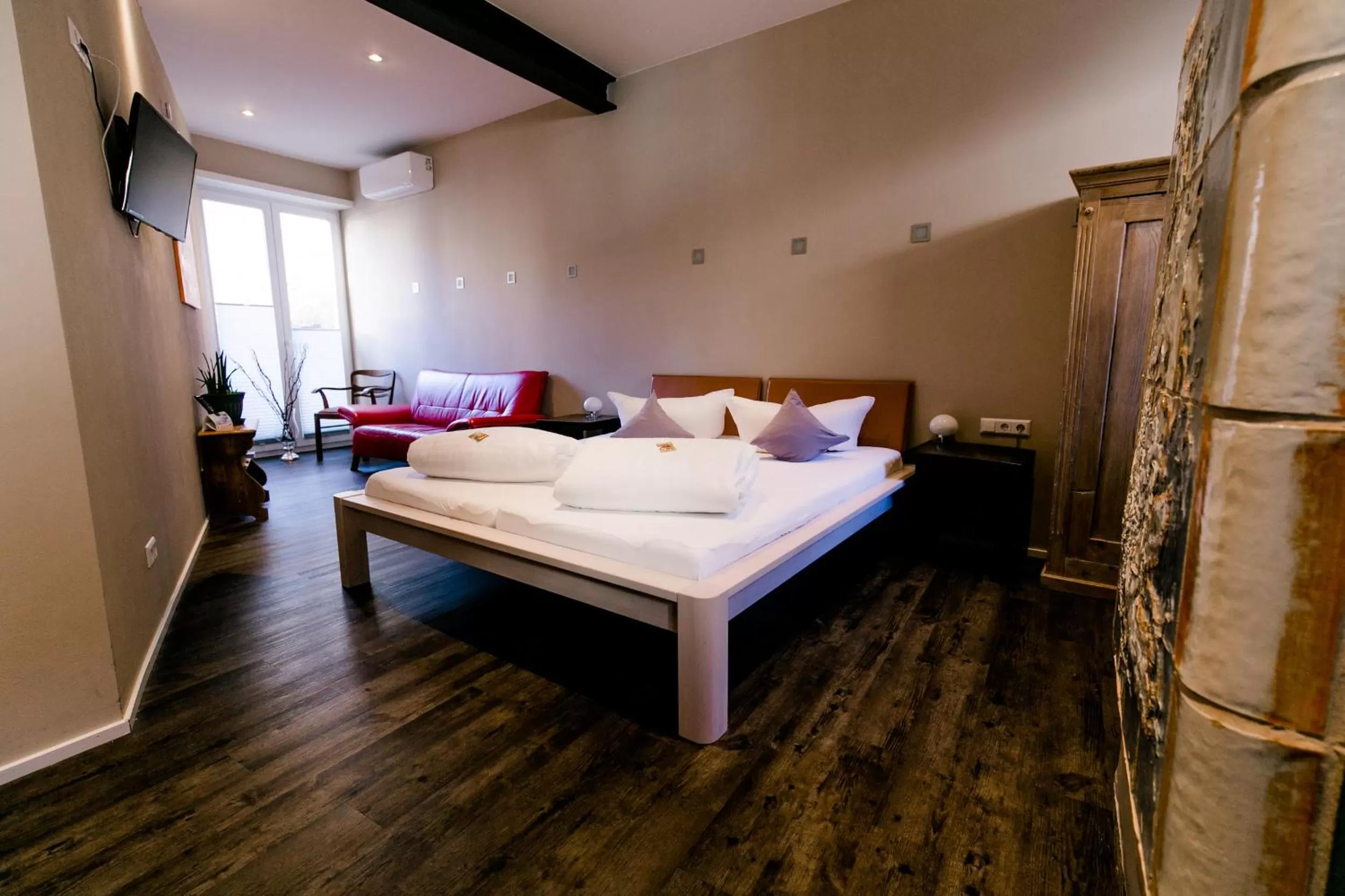 Photo of the whole room, Bed in Burgers Hotel