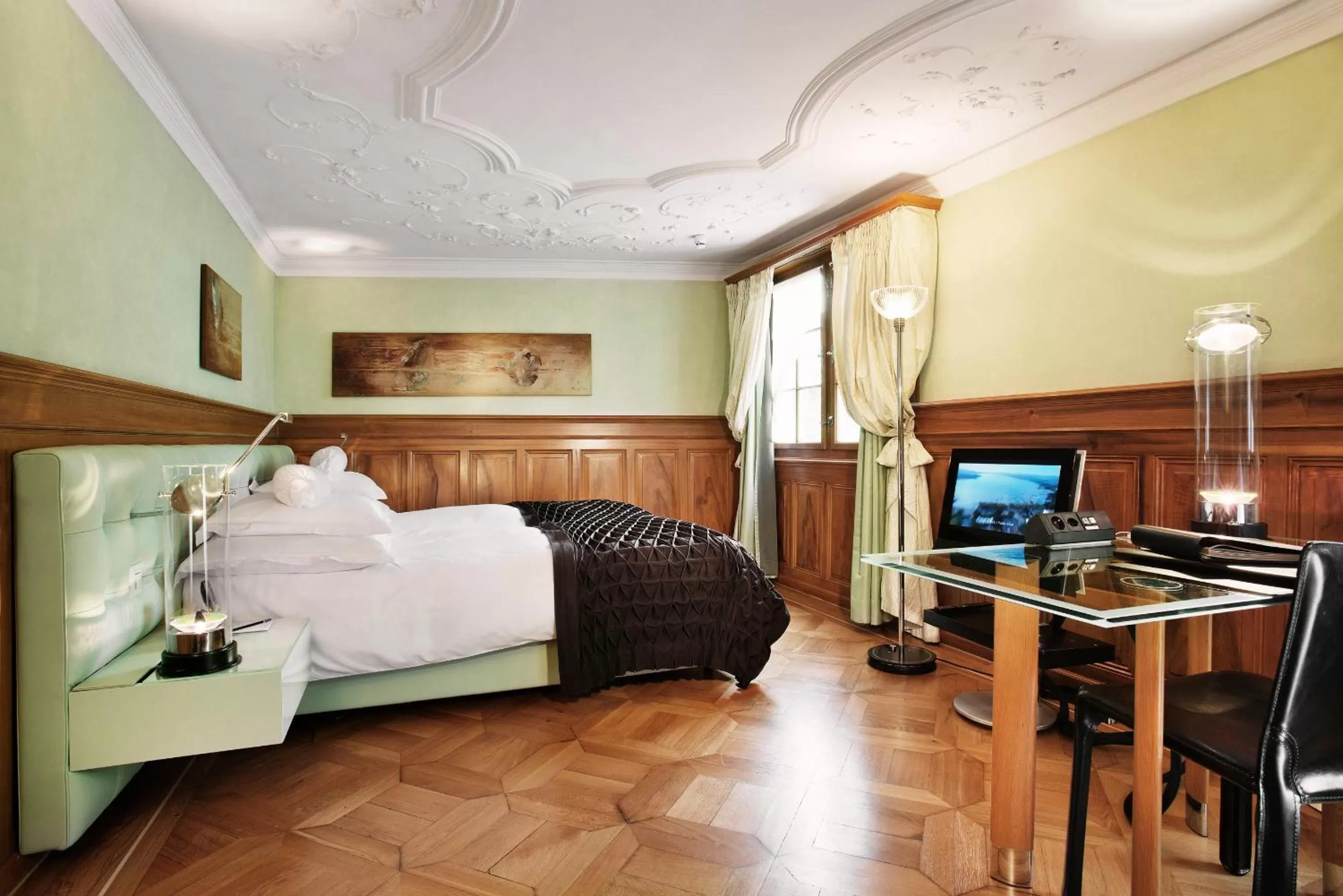 Courtyard Suite with Spa Shower in Widder Hotel - Zurichs luxury hideaway