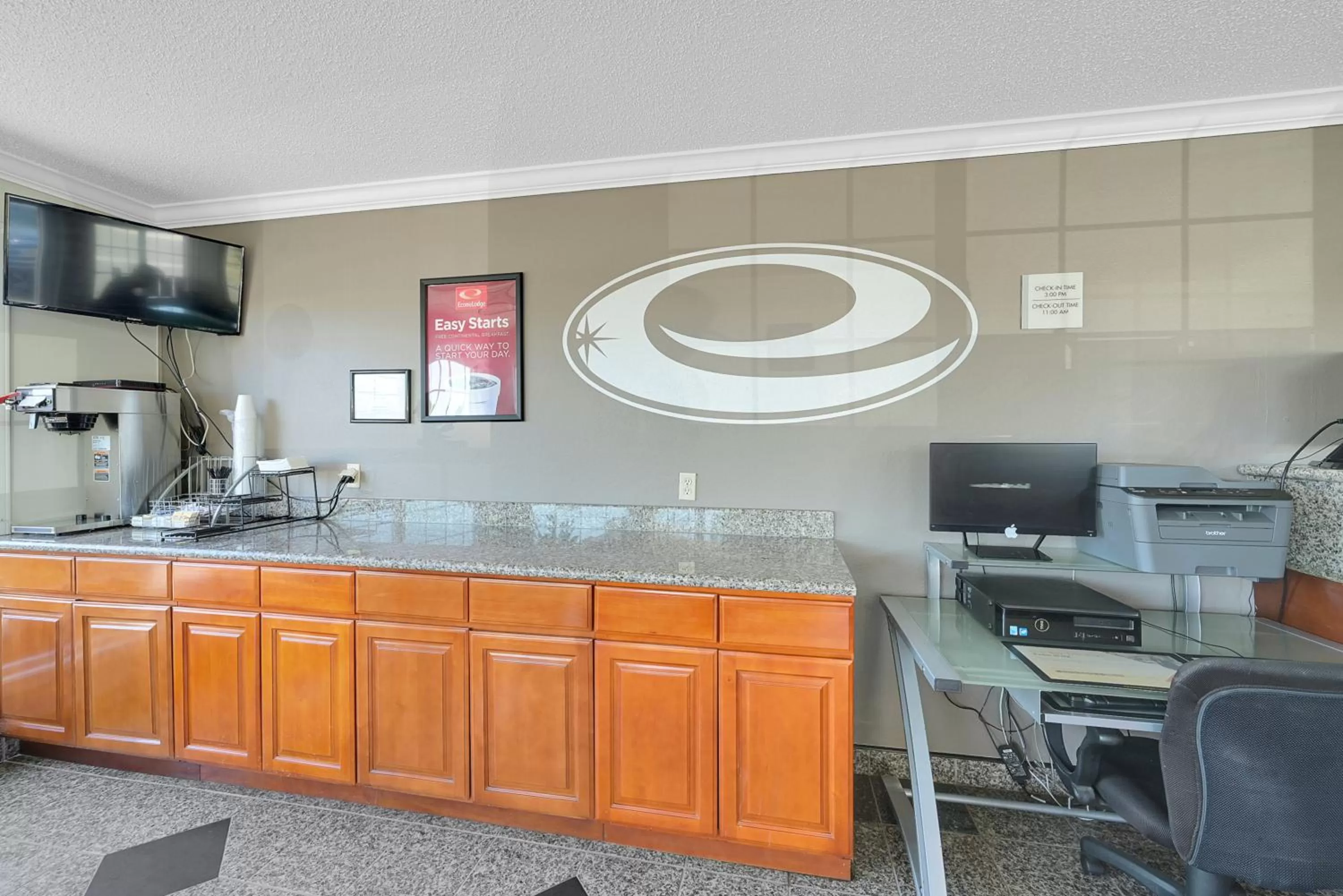 Business facilities in Econo Lodge Woodland near I-5