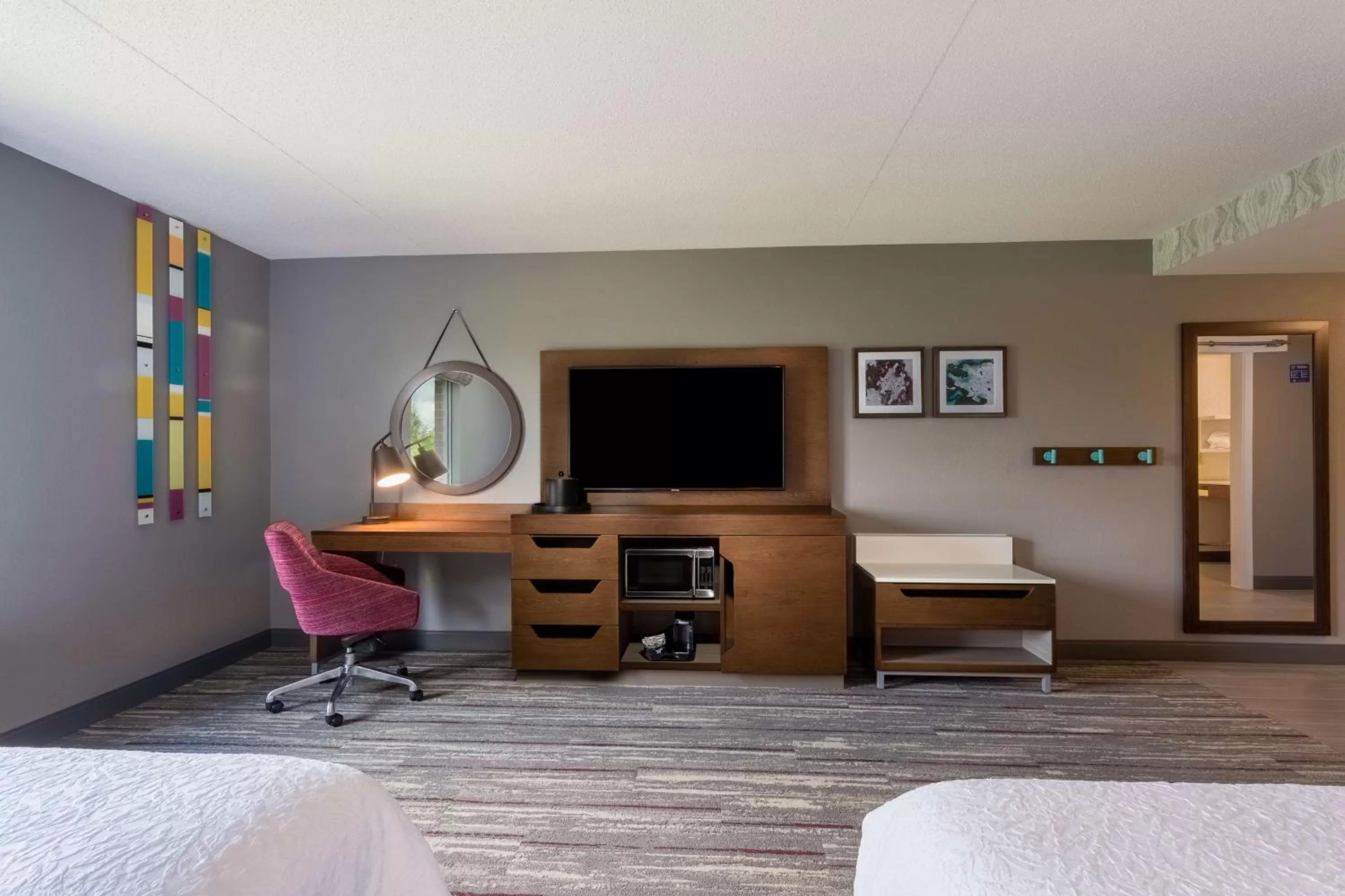 Bedroom, Bed in Hampton Inn & Suites Herndon-Reston