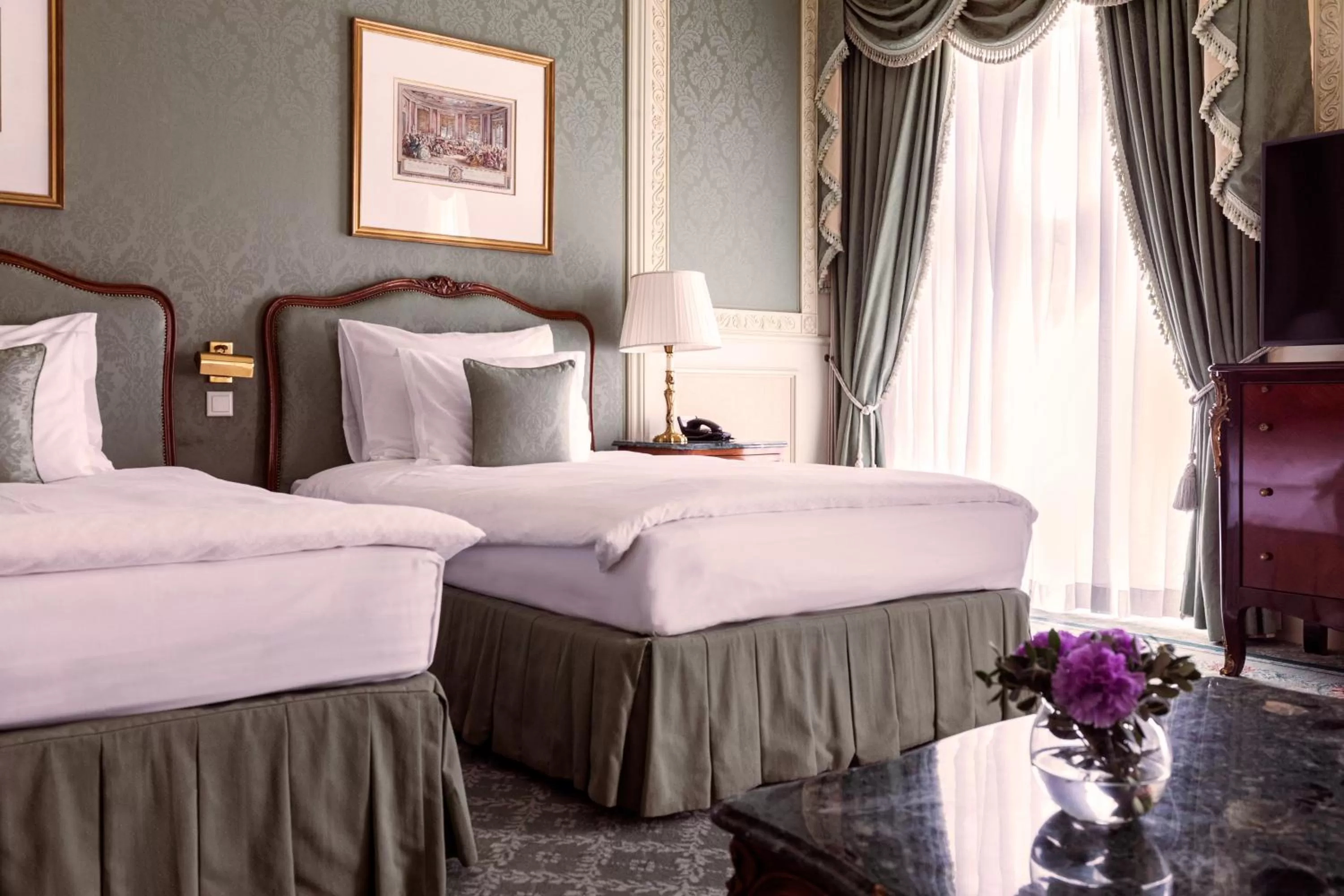 Photo of the whole room, Bed in Grand Hotel Wien