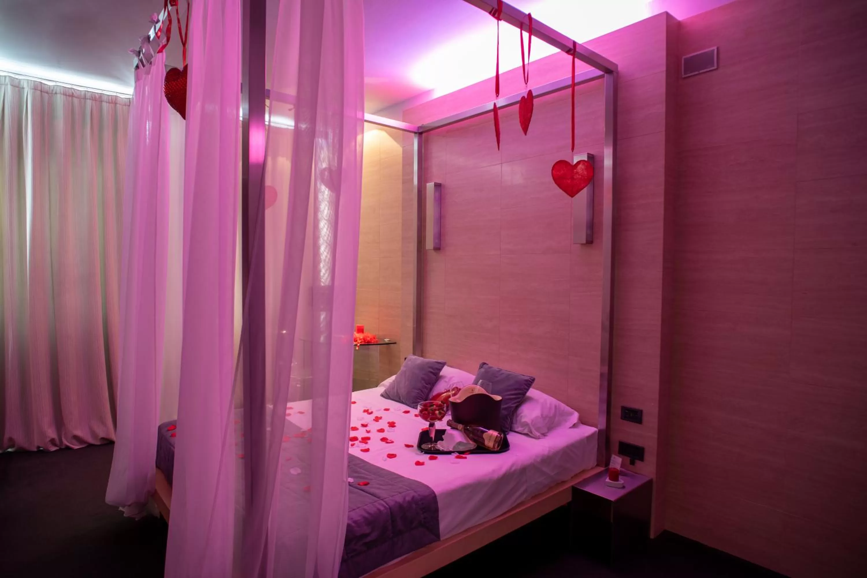 Decorative detail, Bed in Hotel Europa