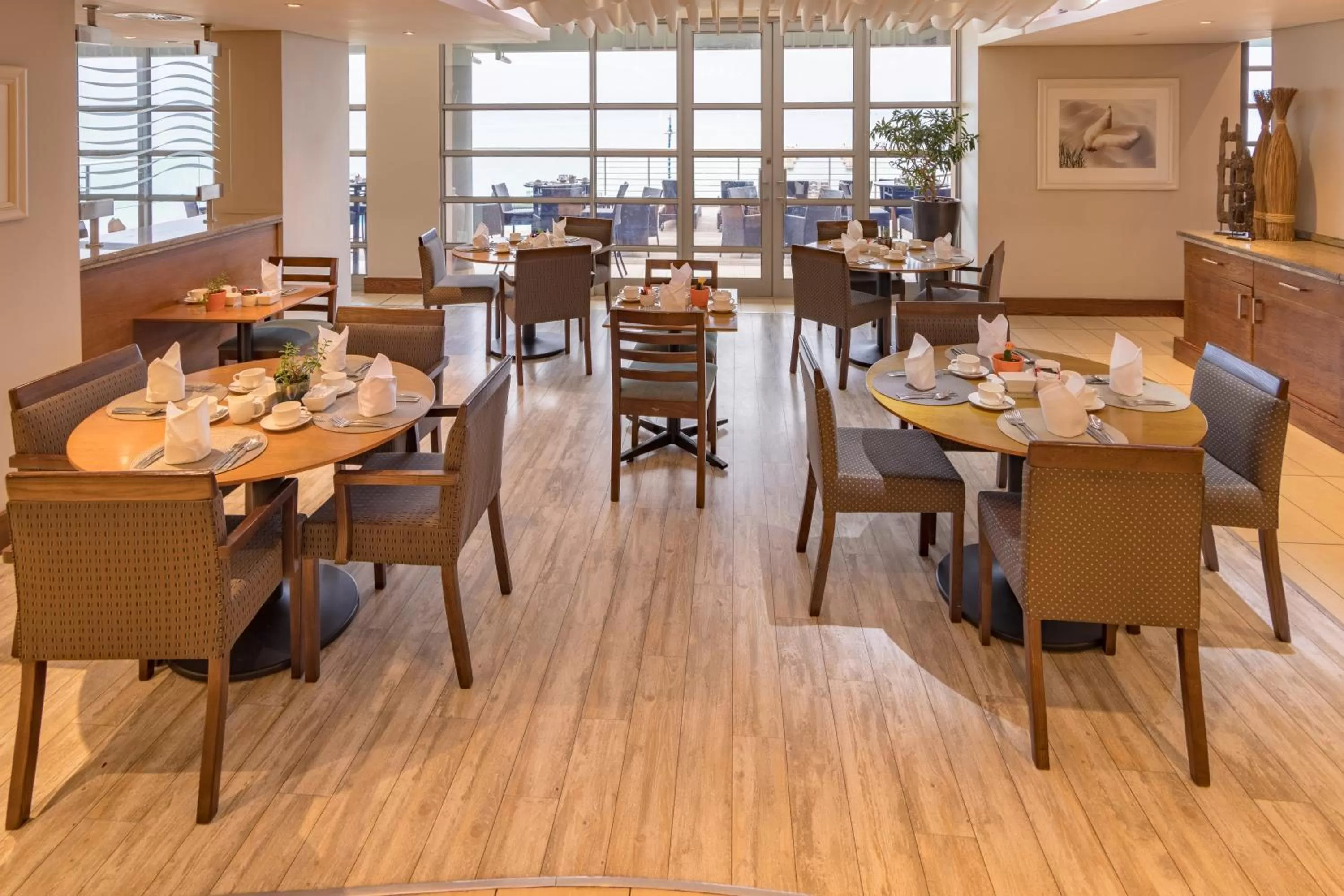 Restaurant/places to eat in Town Lodge Gqeberha