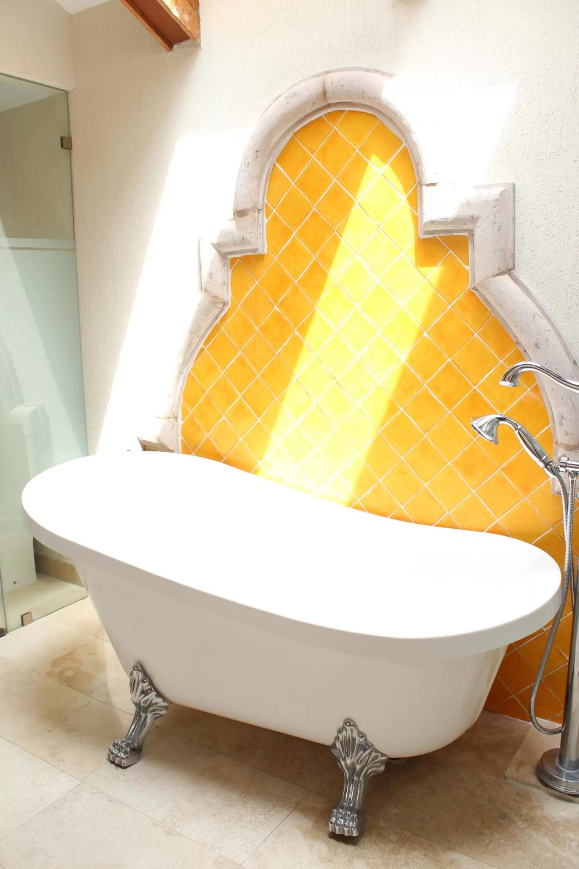 Bed in Hotel Lindo Ajijic Bed & Breakfast