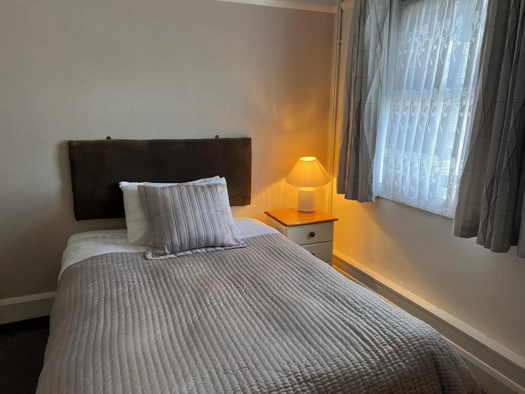 Bedroom, Bed in Navigator Hotel