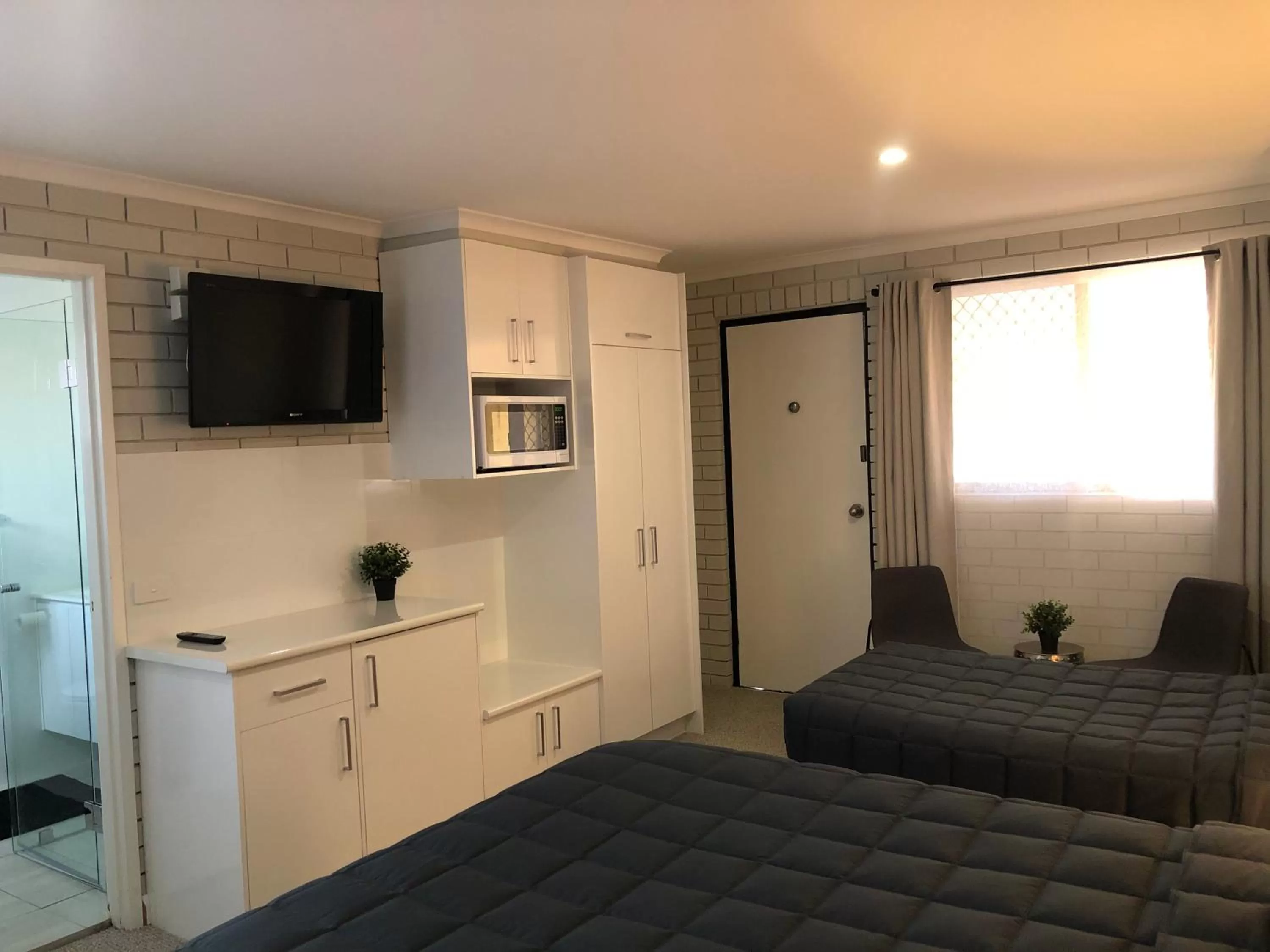 Bed in Estelle Kramer Motel