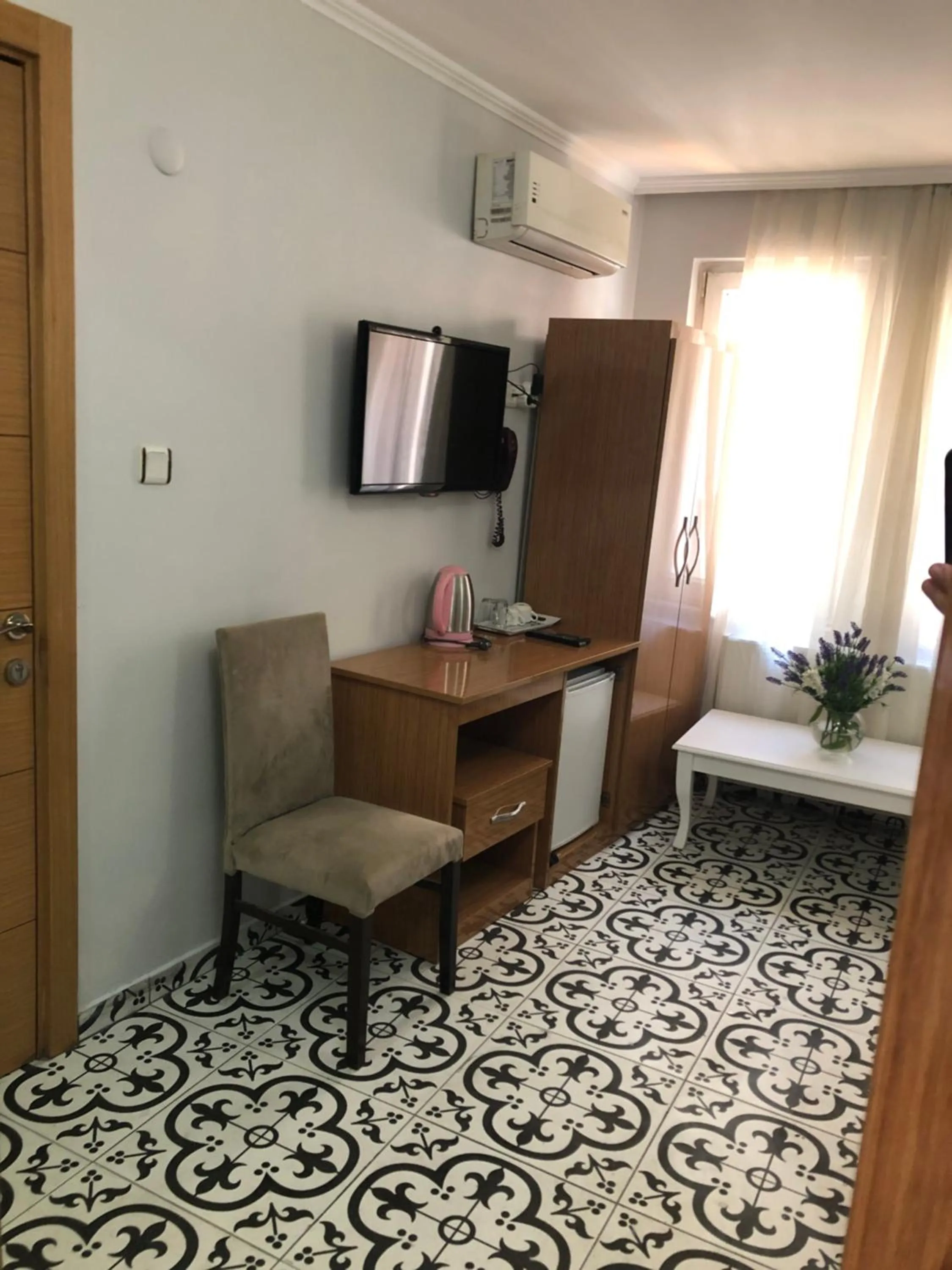 TV and multimedia in Reydel Hotel