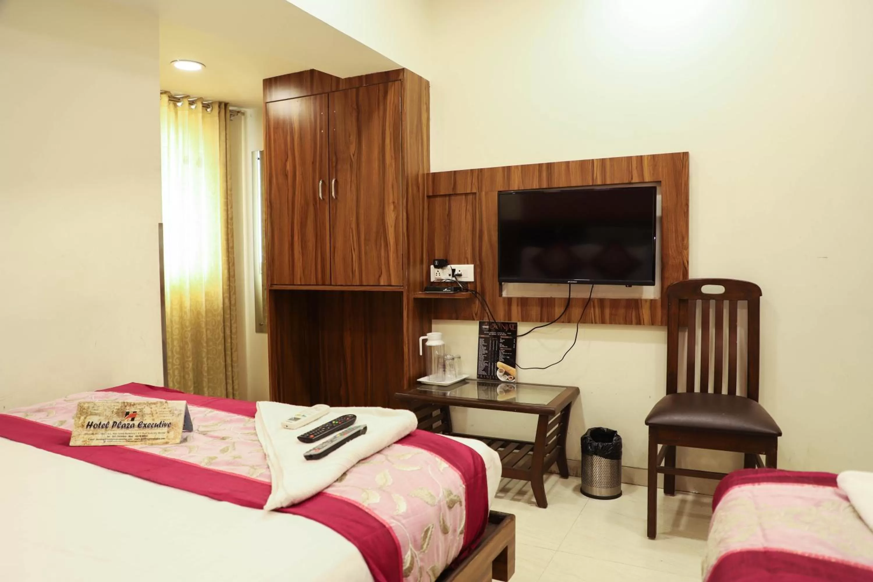 Communal lounge/ TV room in Hotel Plaza Executive - near BKC