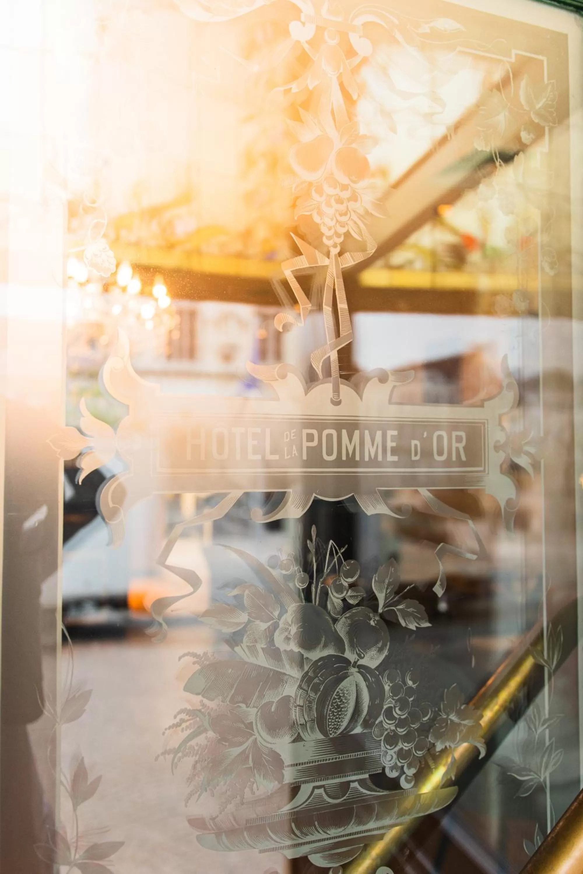 Restaurant/places to eat in Hotel La Pomme d'Or