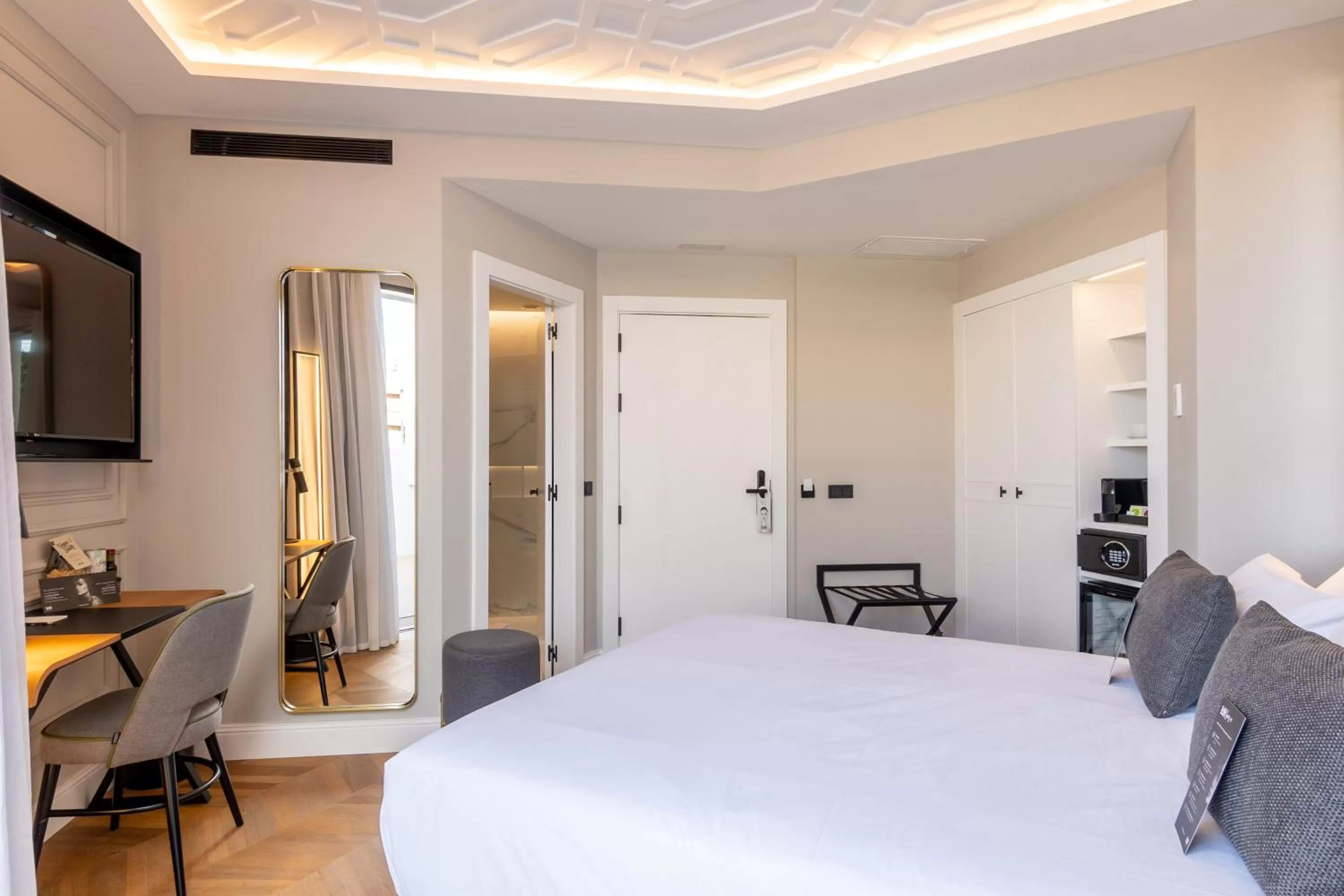 Bed in L&H Gran Vía Valencia