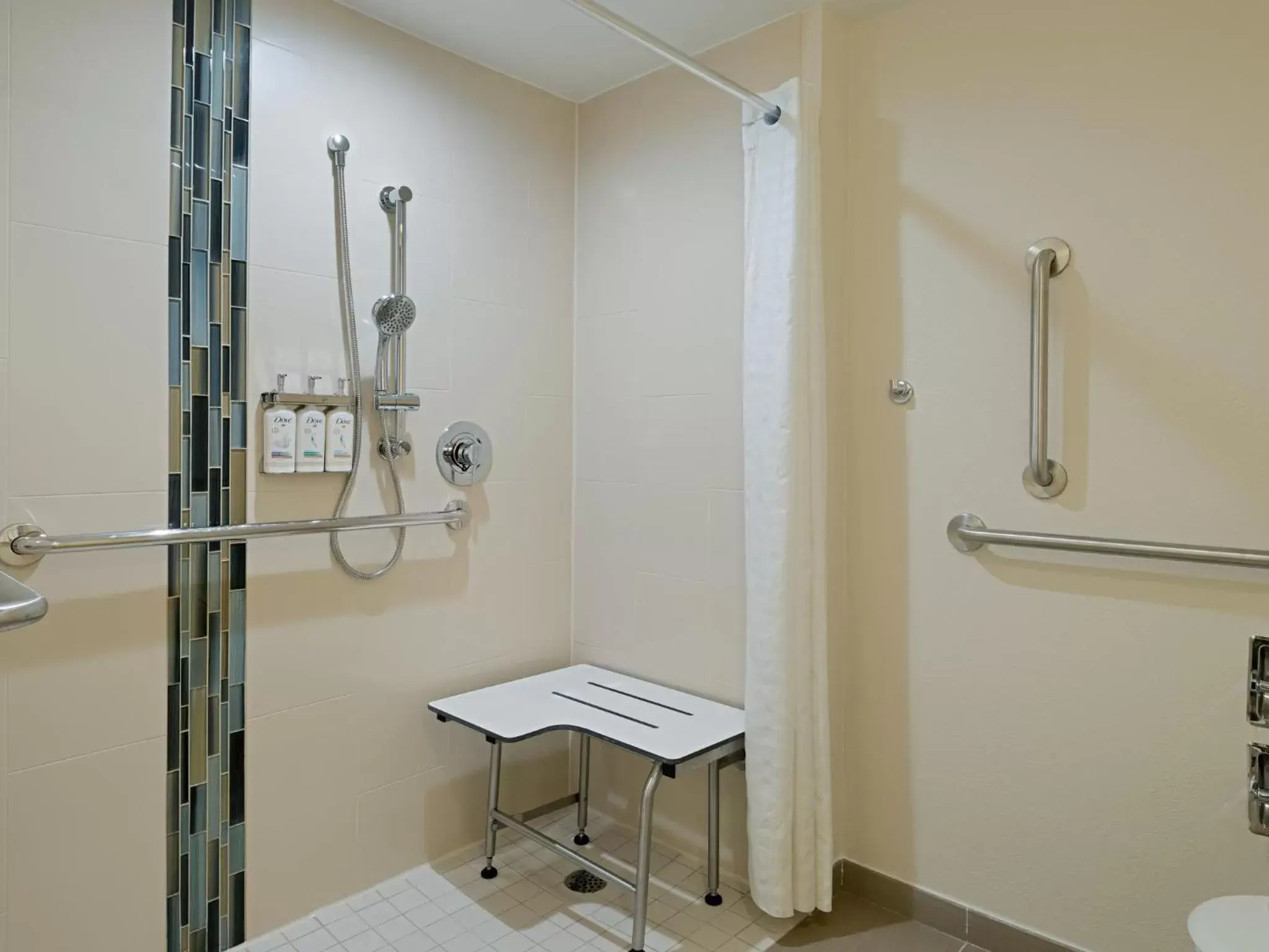 Standard Double Room with Mobility Accessible Roll-In Shower in Candlewood Suites - Birmingham - Inverness, an IHG Hotel Standard Double Room with Mobility Accessible Roll-In Shower in Candlewood Suites - Birmingham - Inverness, an IHG Hotel