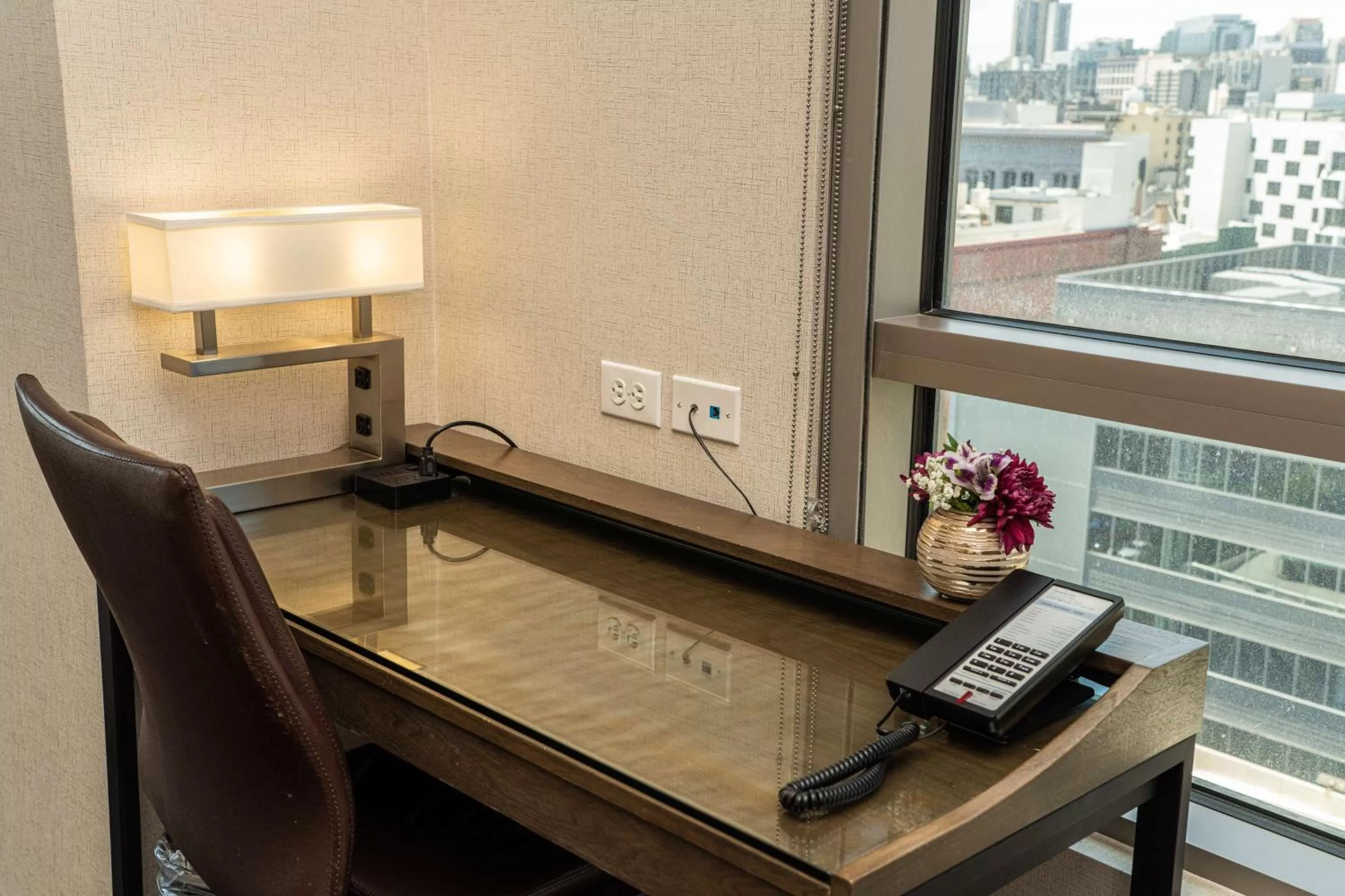 Bedroom in Hampton Inn San Francisco Downtown/Convention Center