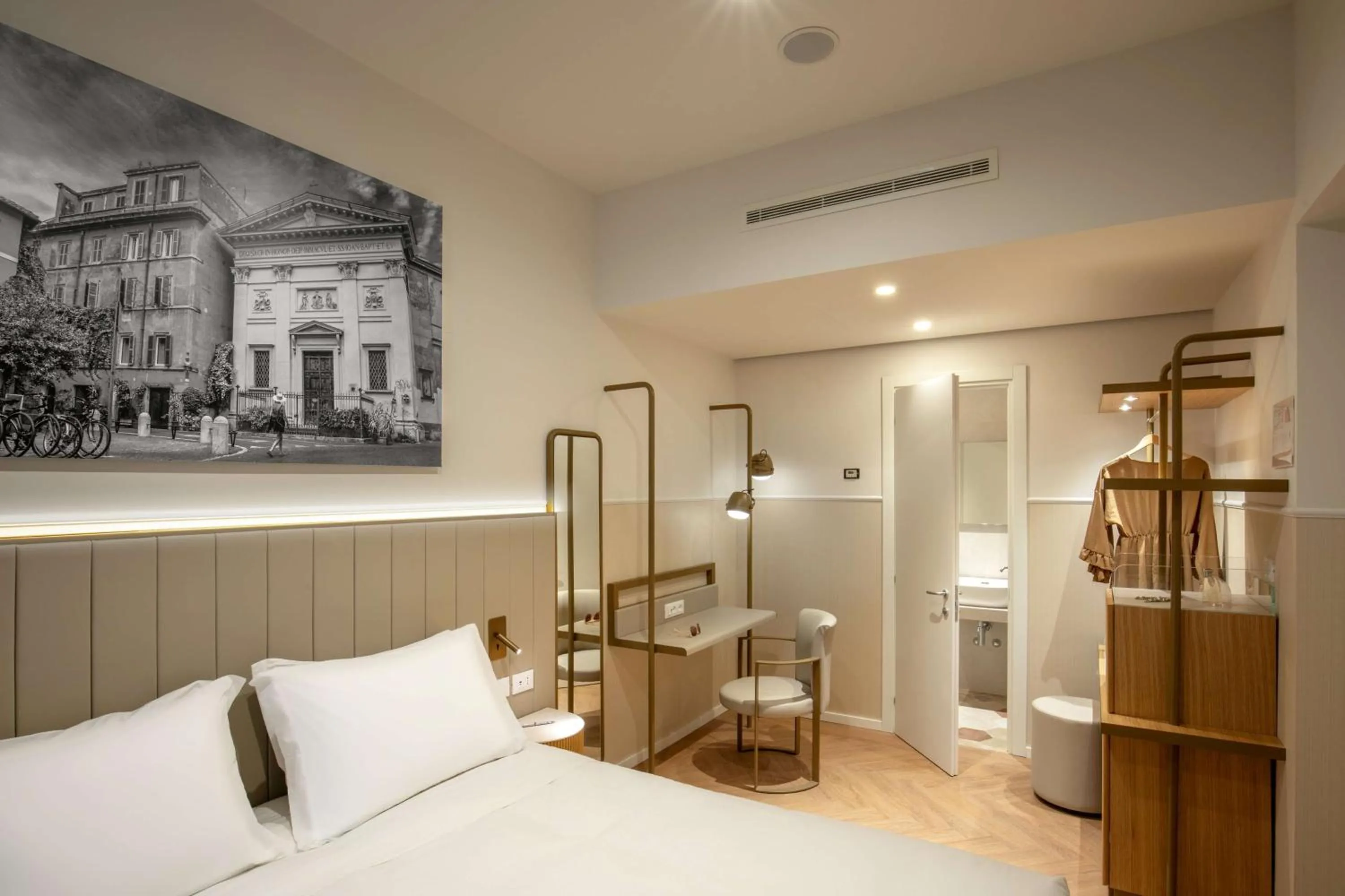 Bedroom, Bed in Cosmopolita Rome Colosseum, Tapestry Collection by Hilton