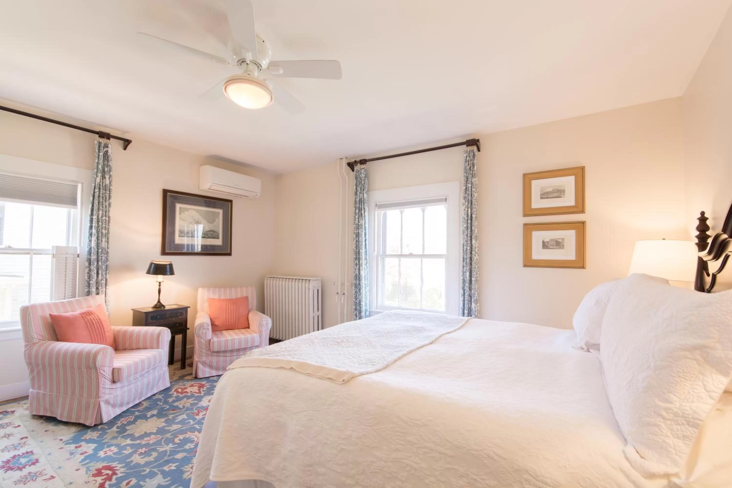 Bed in Marshall Slocum Inn