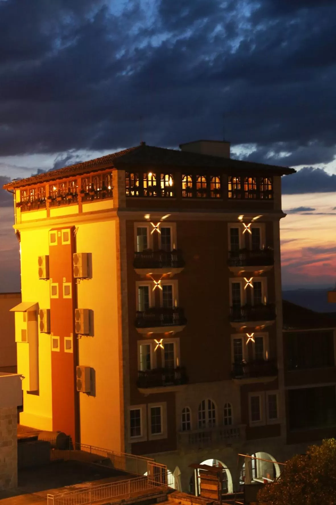 Property Building in Mervin Hotel