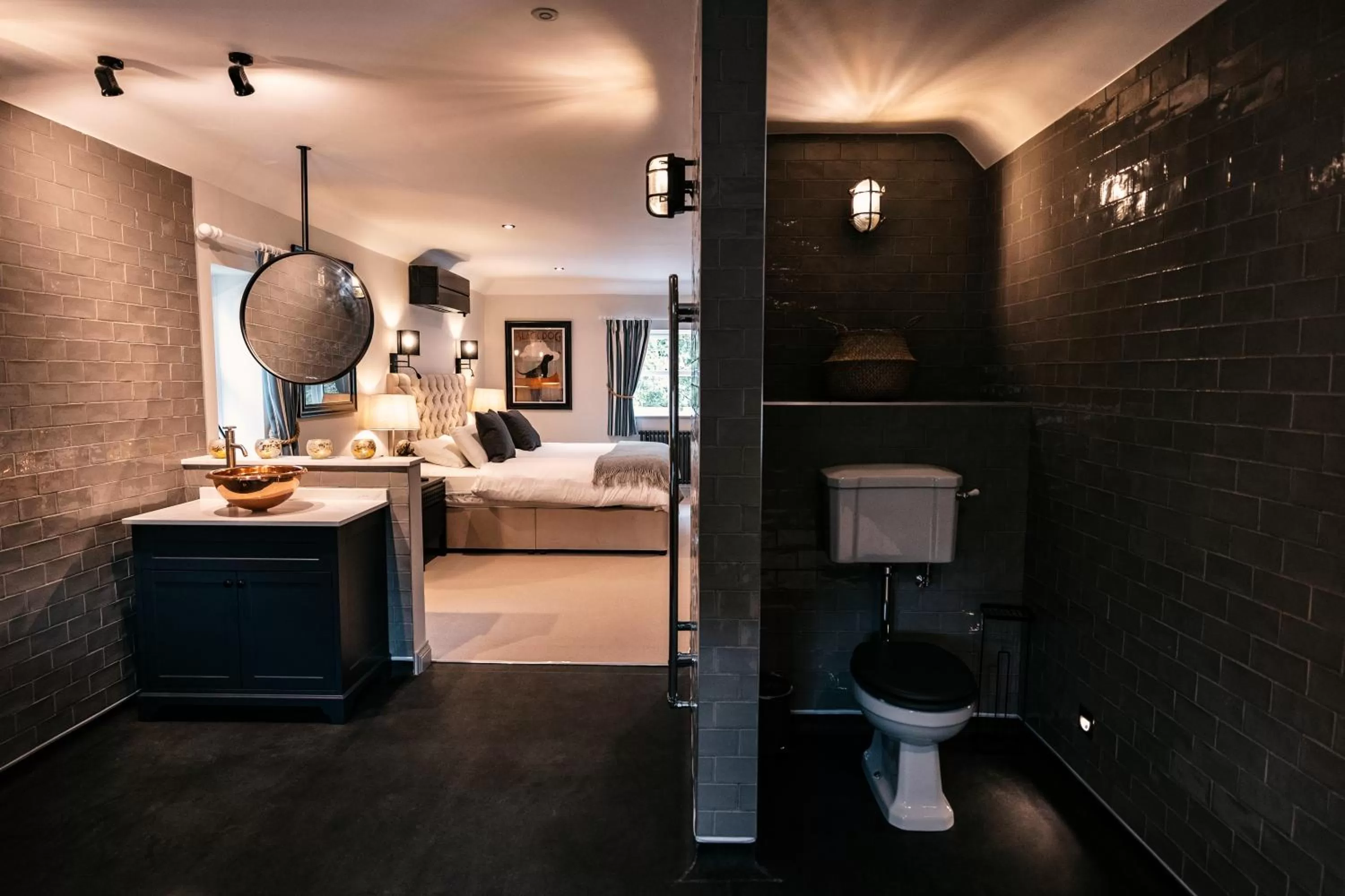 Photo of the whole room, Bed in South Causey Inn