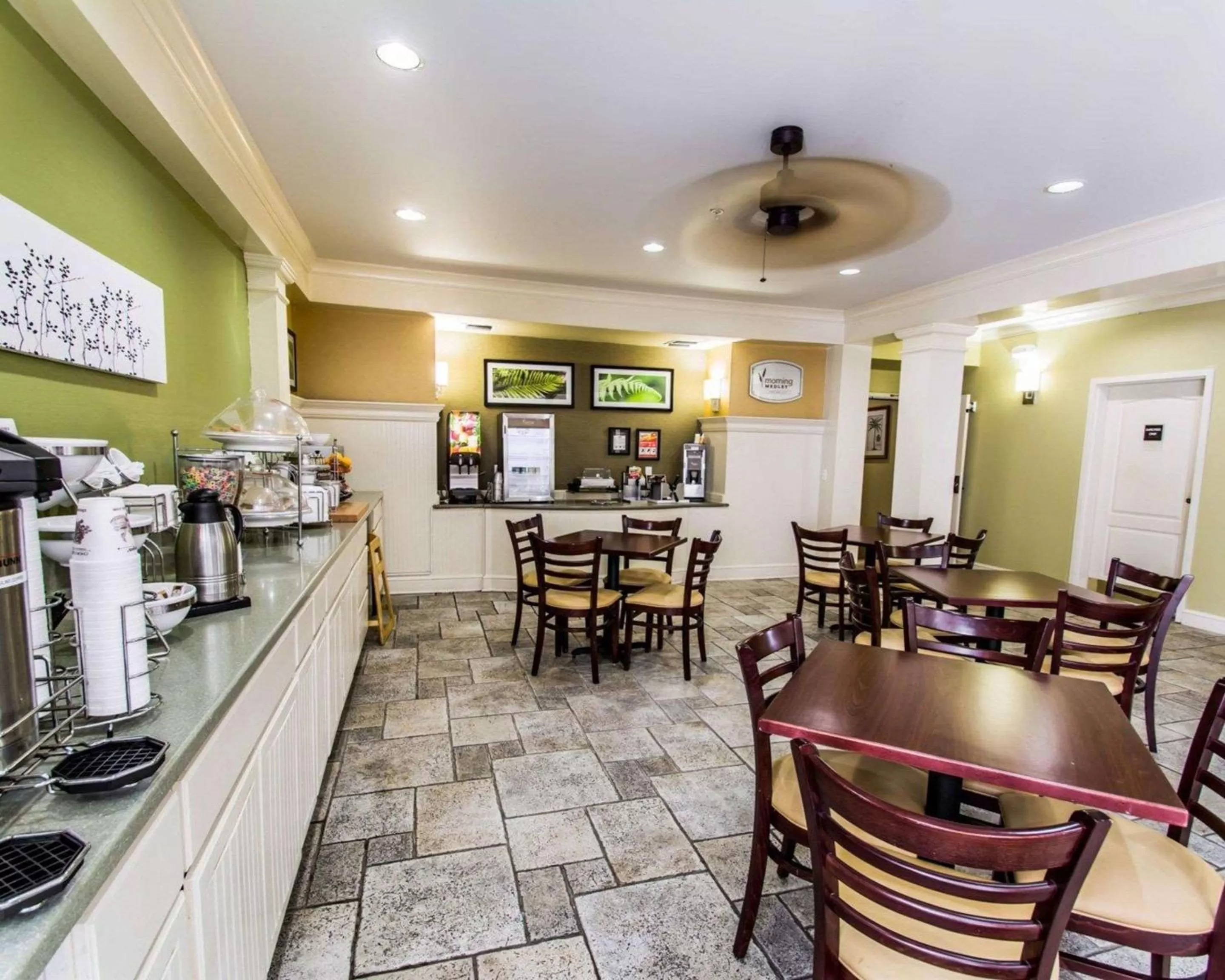 Restaurant/places to eat in Sleep Inn Port St Lucie at PGA Village