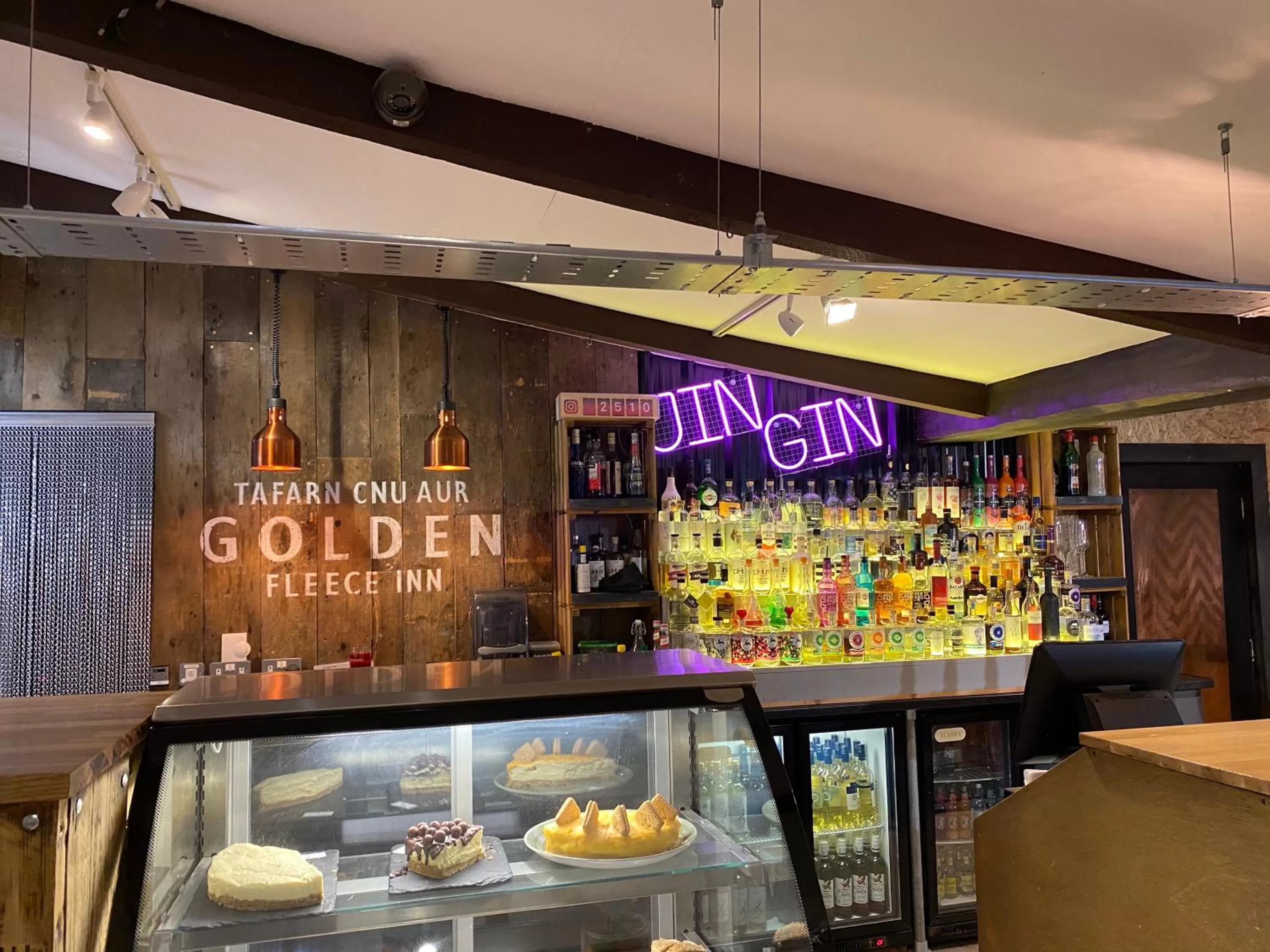 Restaurant/places to eat in The Golden Fleece Inn