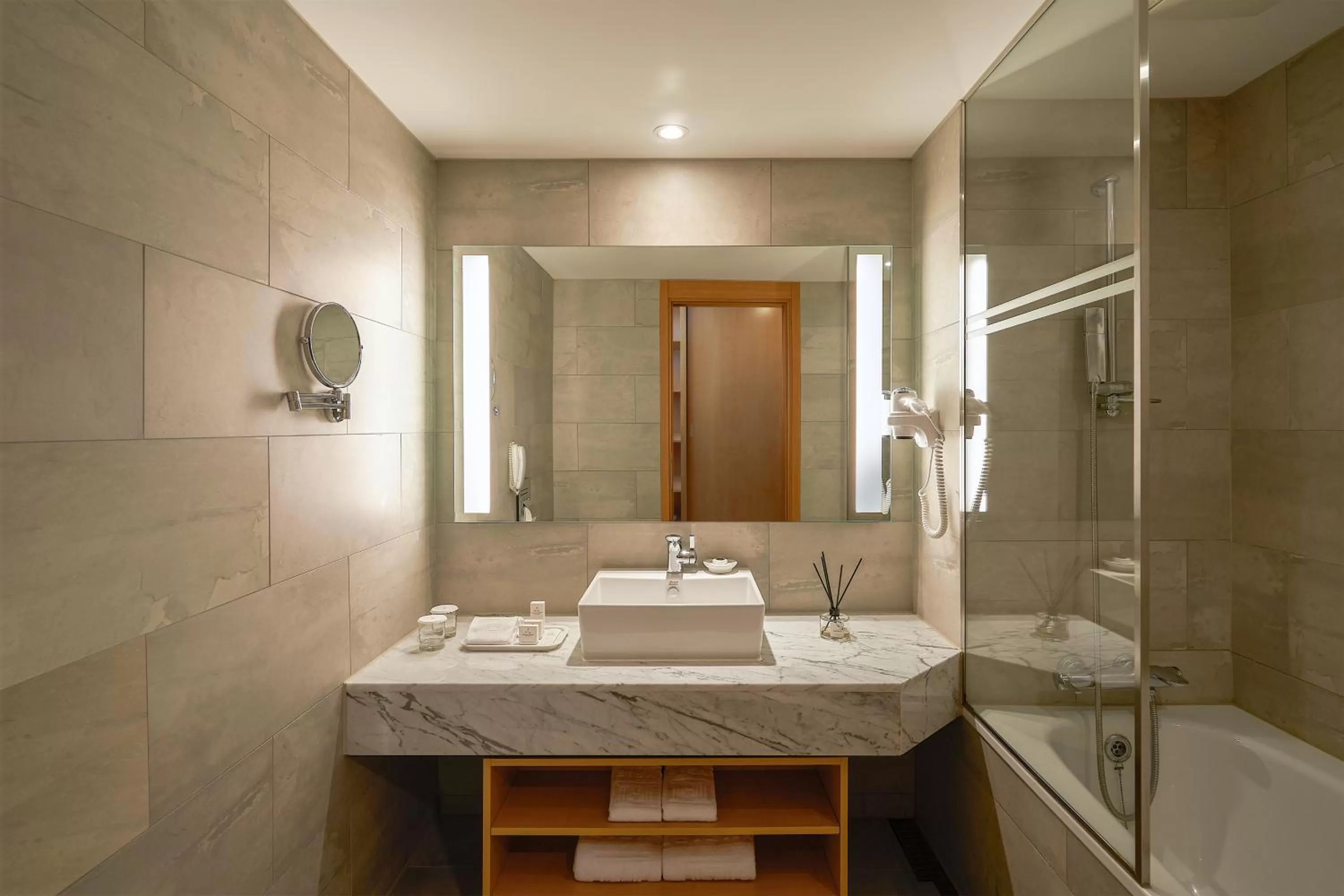 Photo of the whole room in Mayfield Hotel Seoul