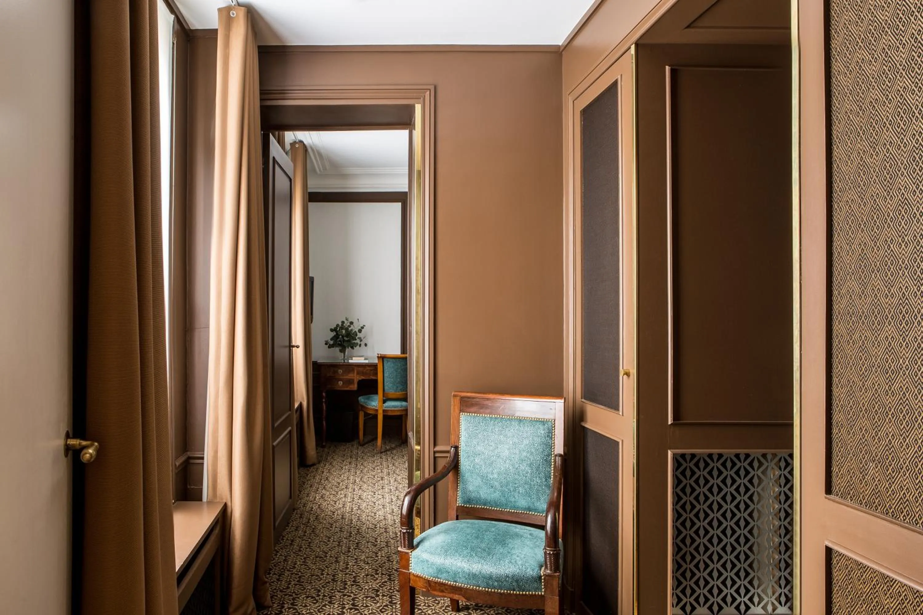 Bedroom in Hôtel des Saints Pères - Esprit de France