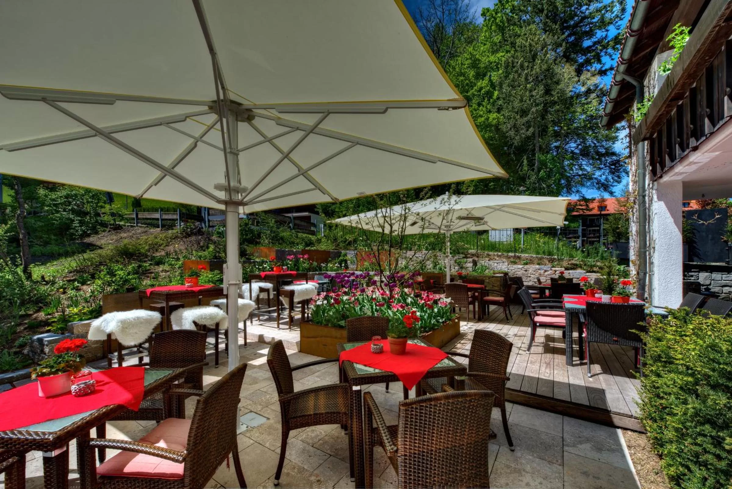 Garden, Restaurant/Places to Eat in DIANA Naturpark Hotel - mit Oberstaufen Plus Golf-Gästekarte