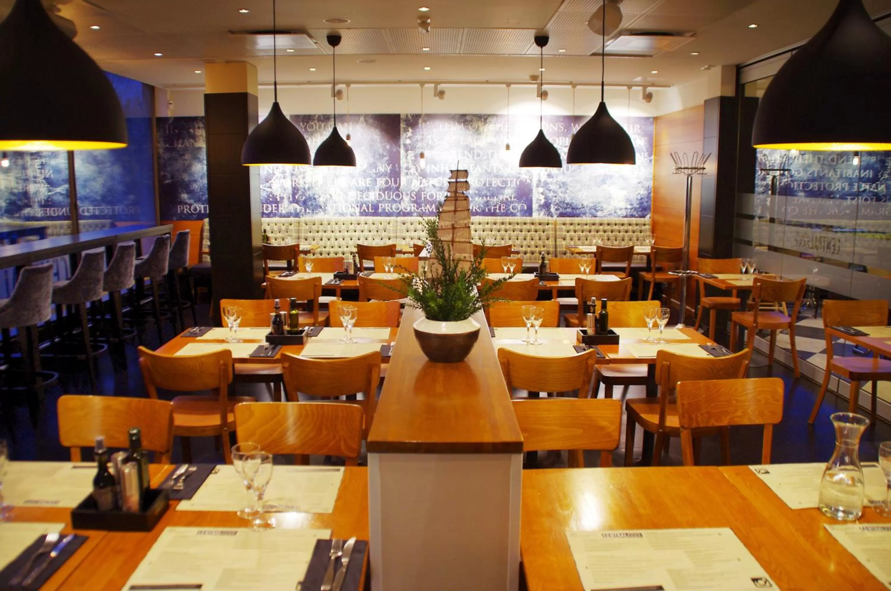 Restaurant/places to eat in Hotel Haaga Central Park