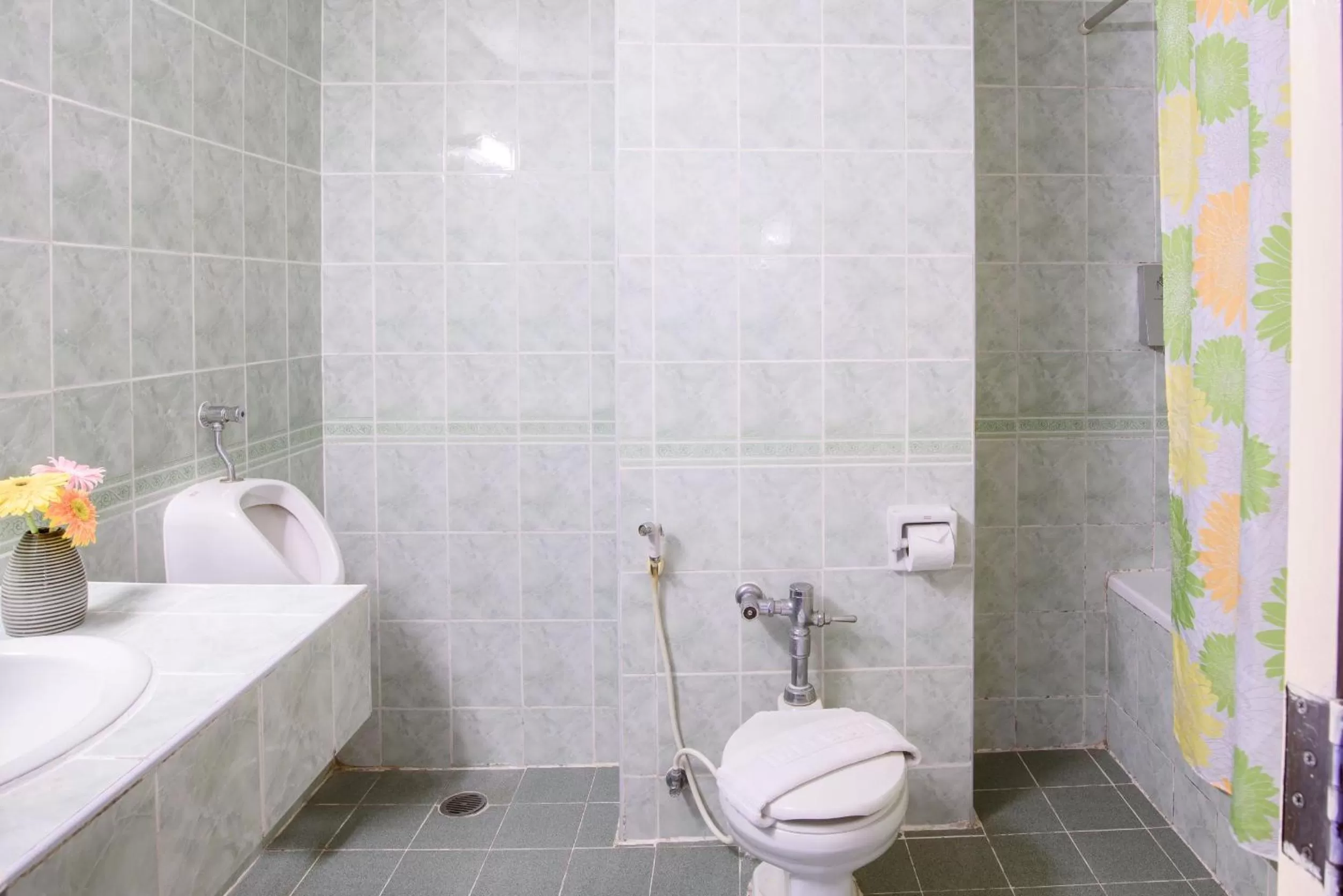 Toilet in Marine Yensabai Pattaya