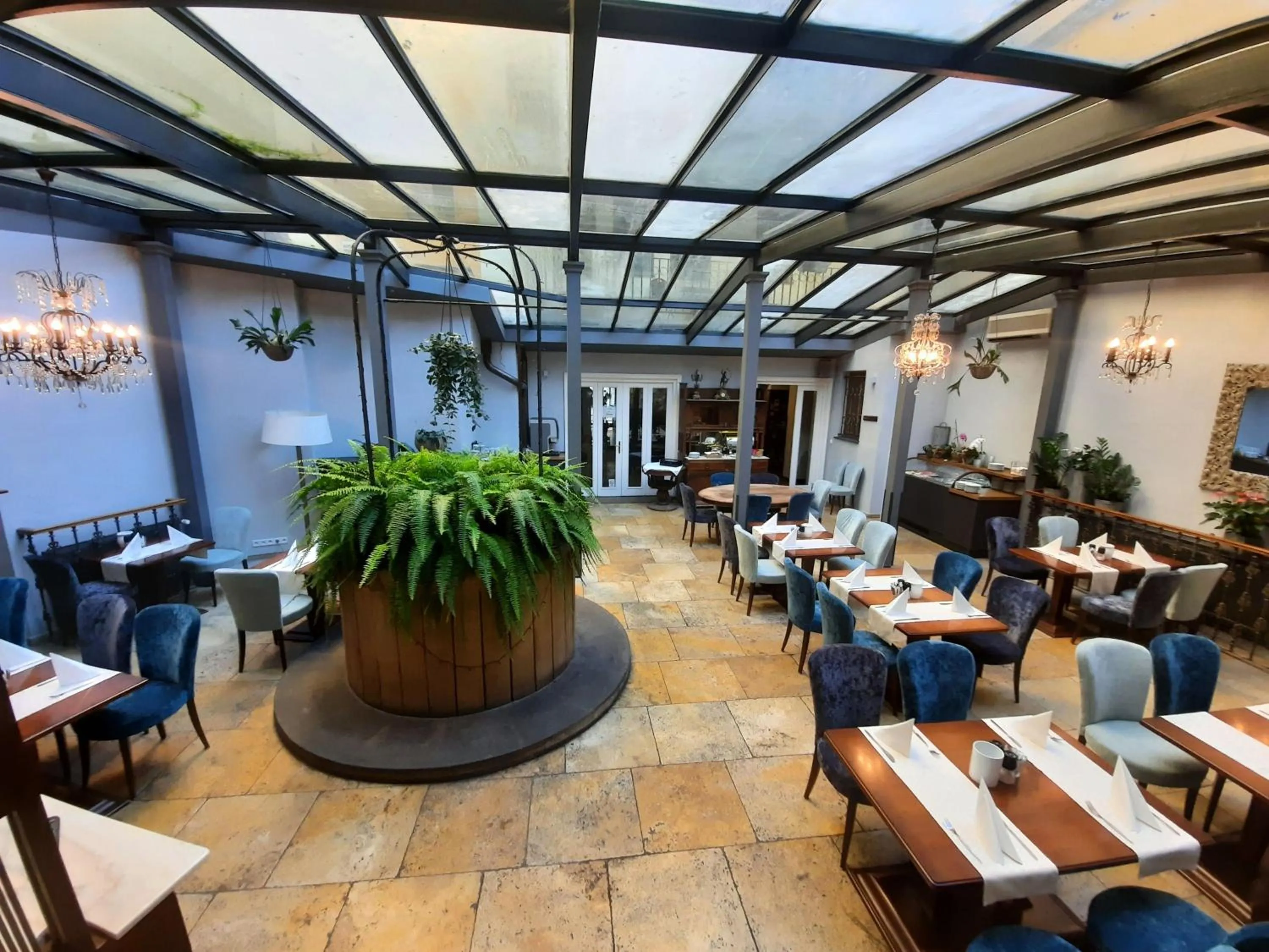 Restaurant/places to eat in Antik Hotel Prague