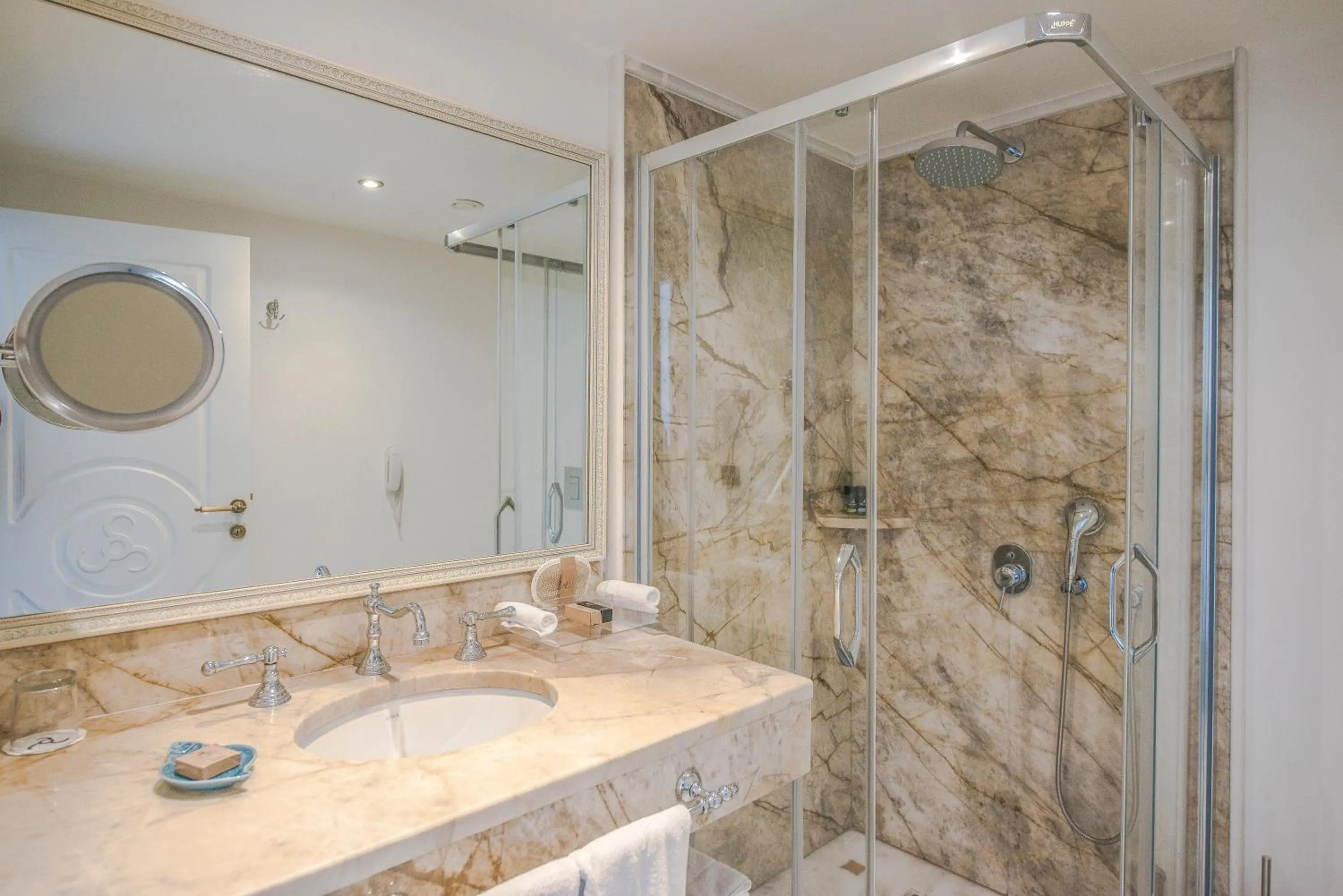 Shower in Casa Margot Hotel - Adults Only