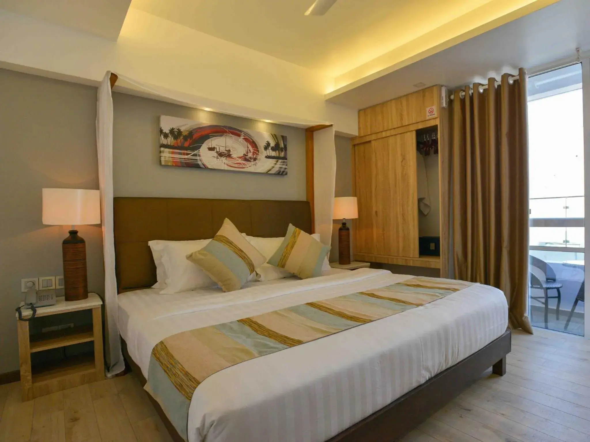 Deluxe Suite with Spa Bath and Sea View in Coconut Tree Hulhuvilla Beach Deluxe Suite with Spa Bath and Sea View in Coconut Tree Hulhuvilla Beach