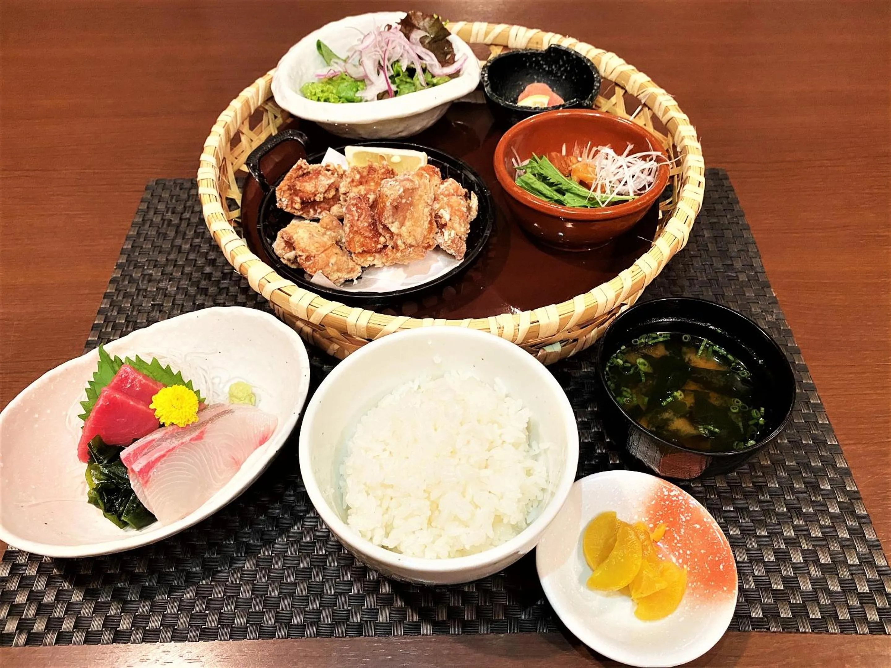 Restaurant/places to eat in Hotel Route-Inn Hakata Ekimae -Hakataguchi-