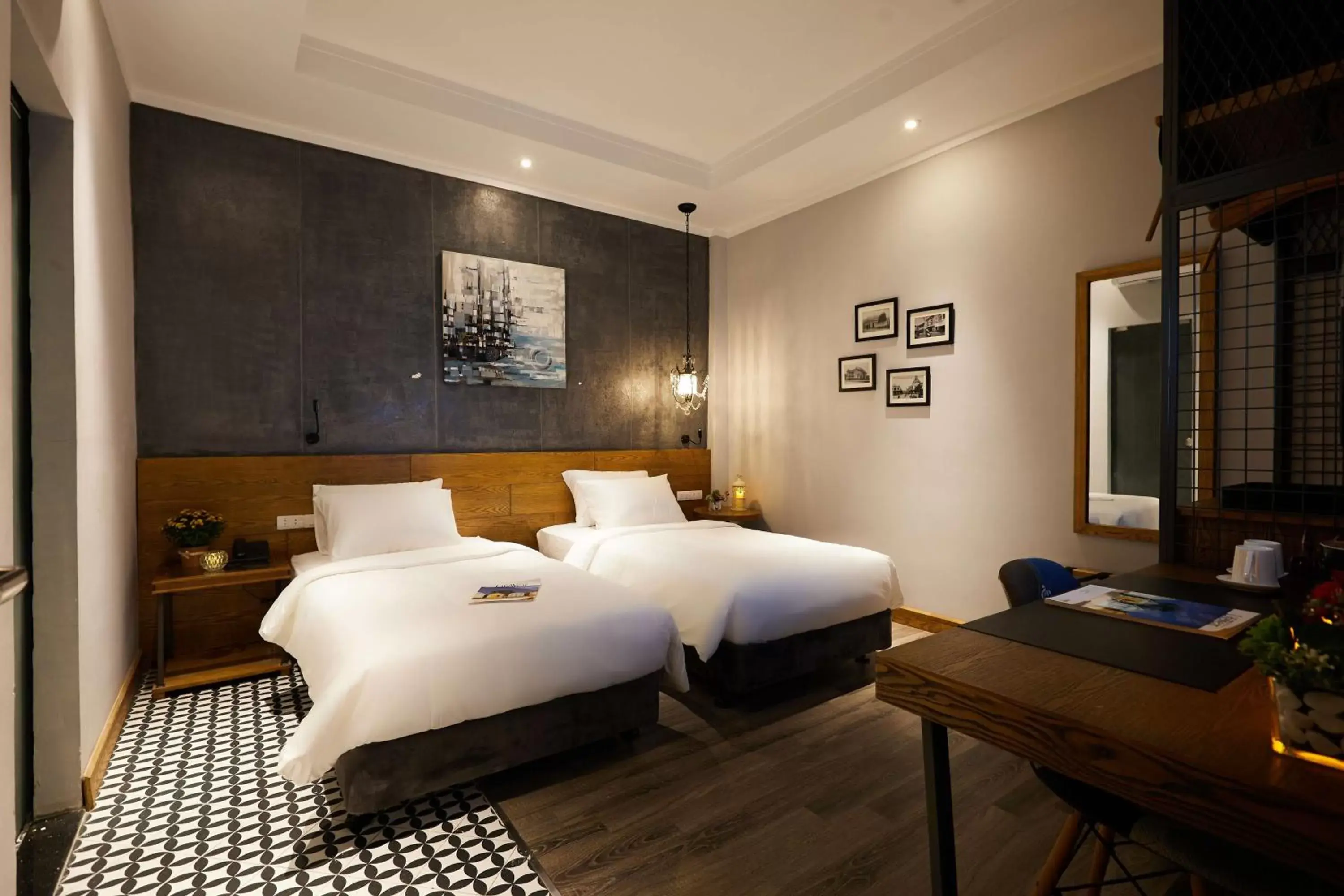 Superior Double or Twin Room in HaNoi Calido Hotel Superior Double or Twin Room in HaNoi Calido Hotel