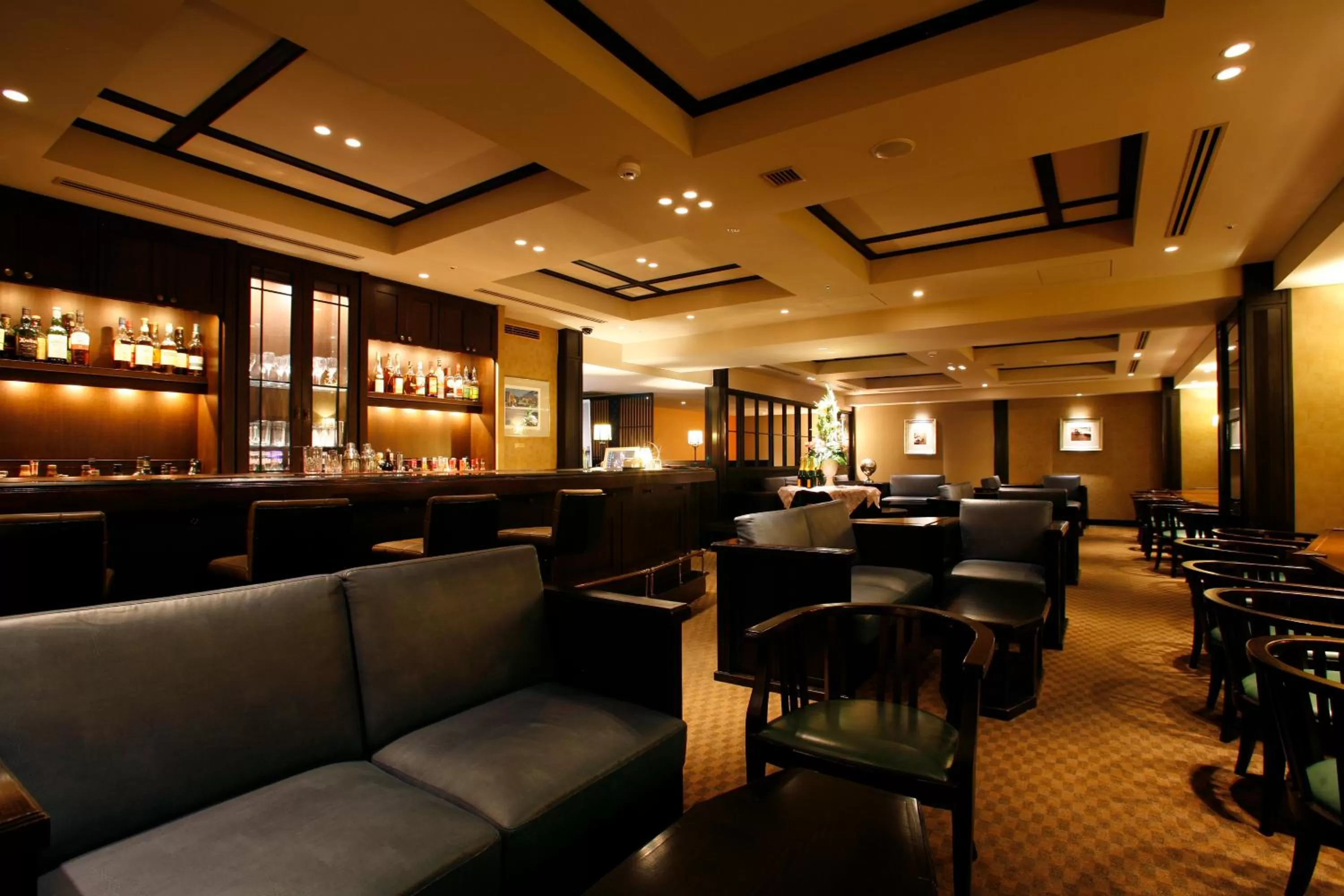 Lounge or bar in La Vista Hakodate Bay