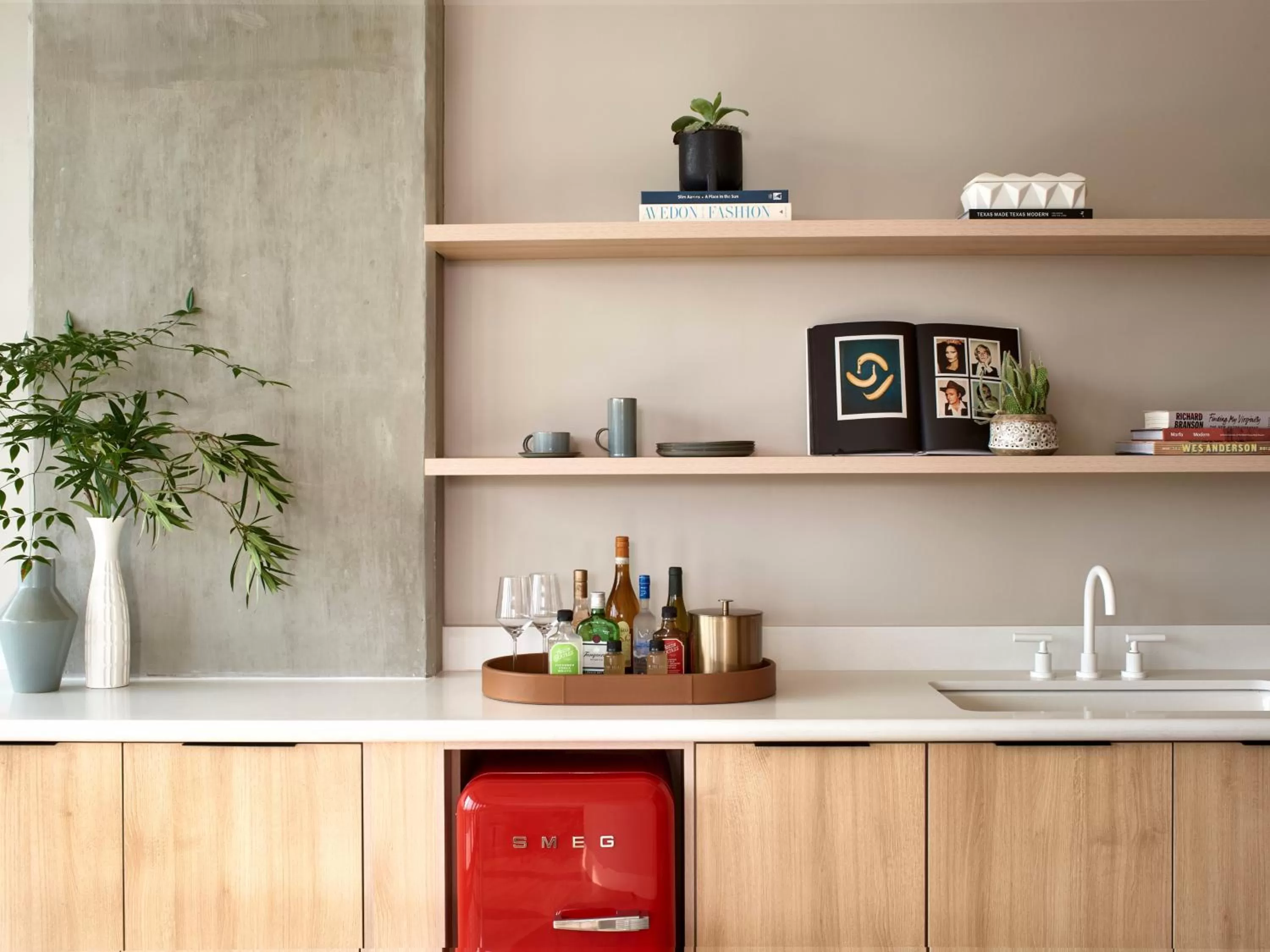 Coffee/tea facilities in Virgin Hotels Dallas