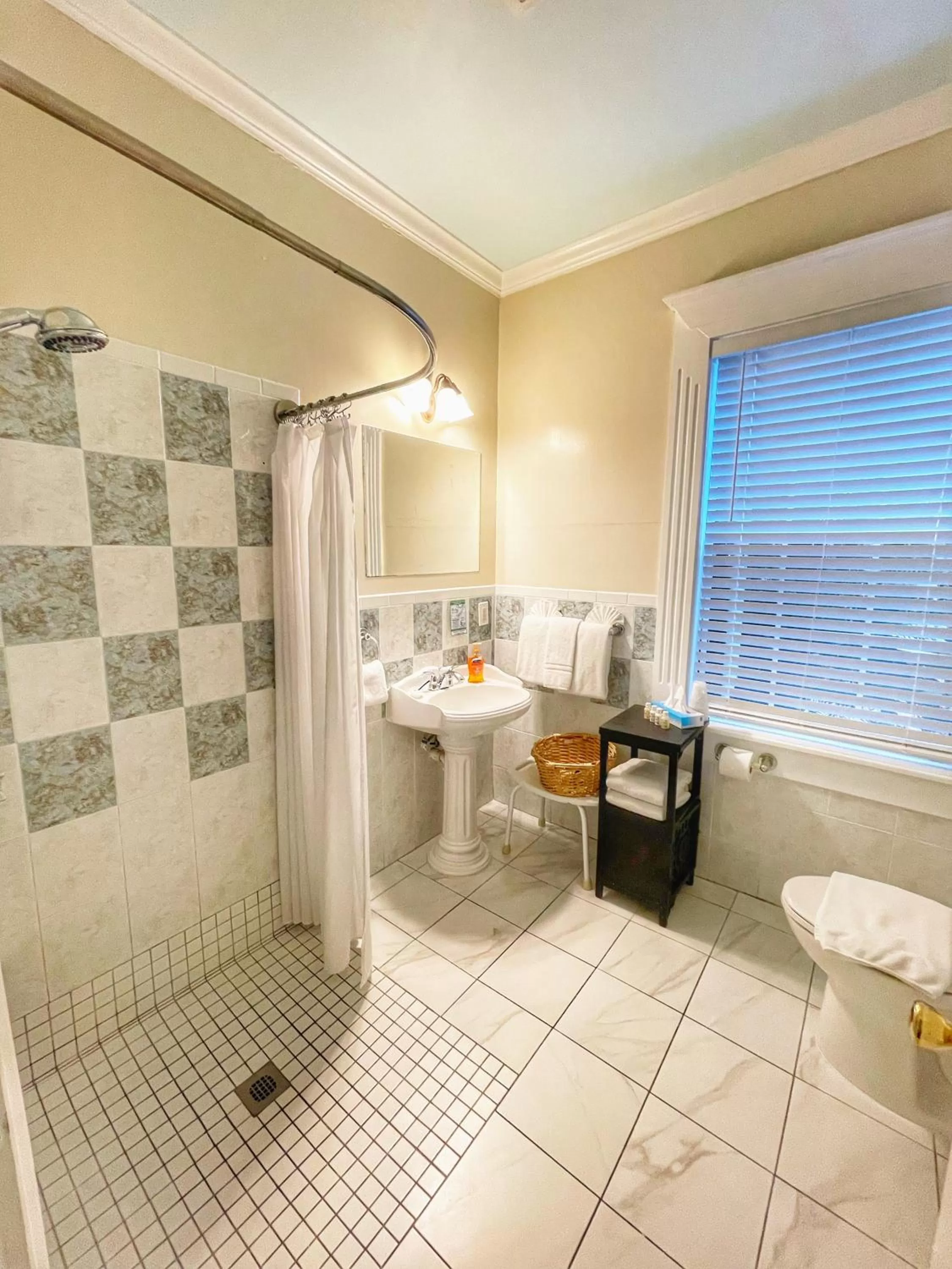 Bathroom in The Casablanca Hotel