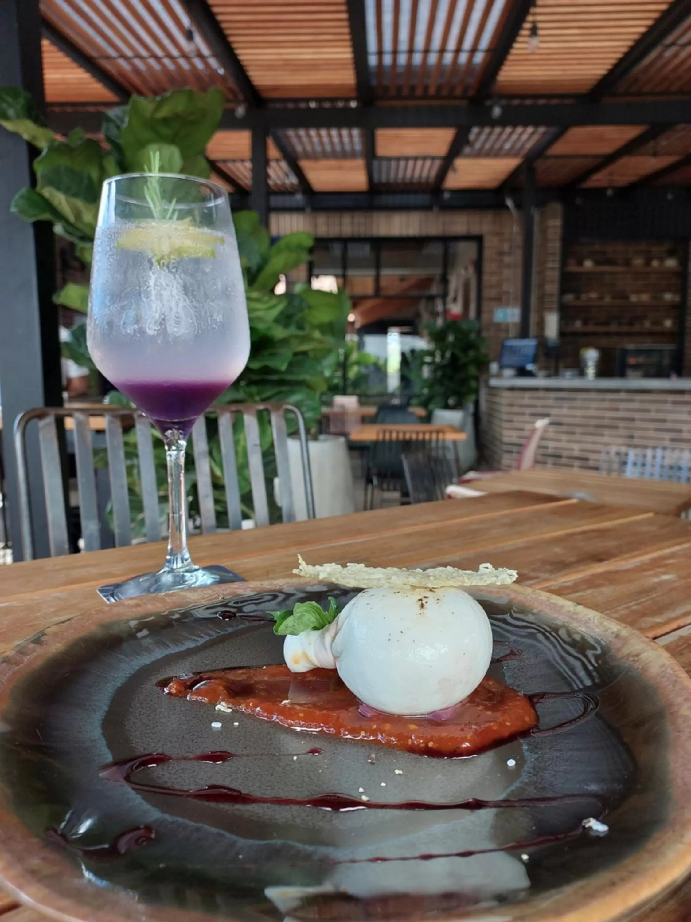 Restaurant/places to eat in Casa Rose Hotel