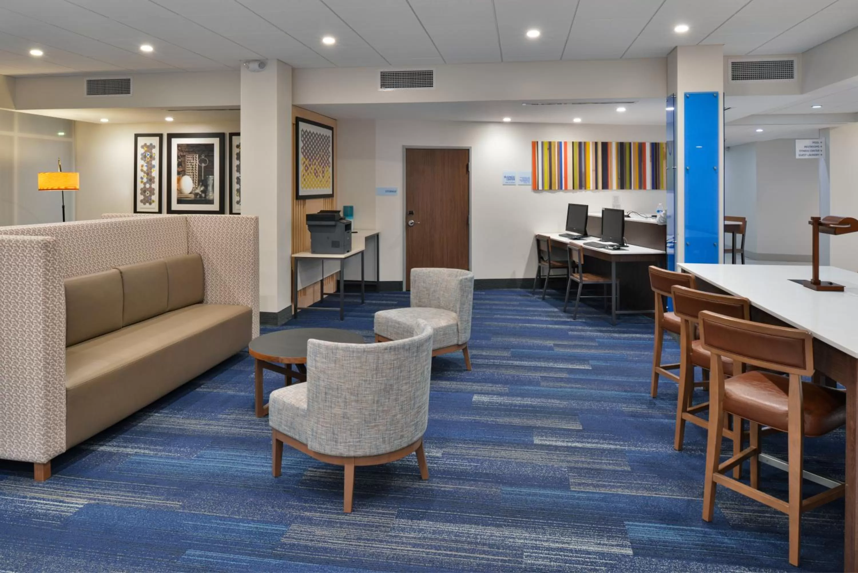 Lobby or reception in Holiday Inn Express Orlando - South Park by IHG