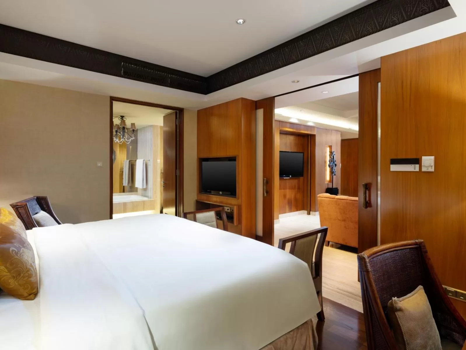 Bedroom, Bed in ARTOTEL Suites Bianti Yogyakarta, CHSE Certified
