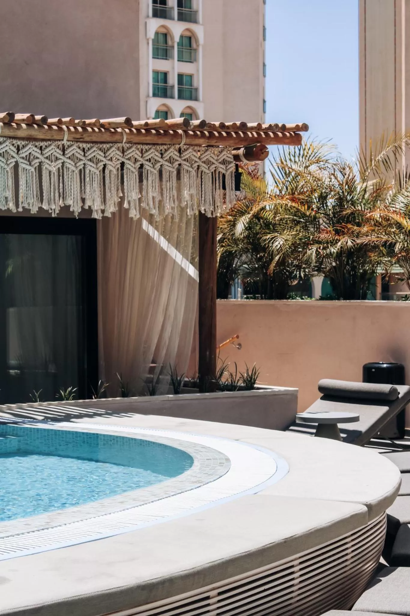 Restaurant/places to eat in NOW-VX adults only