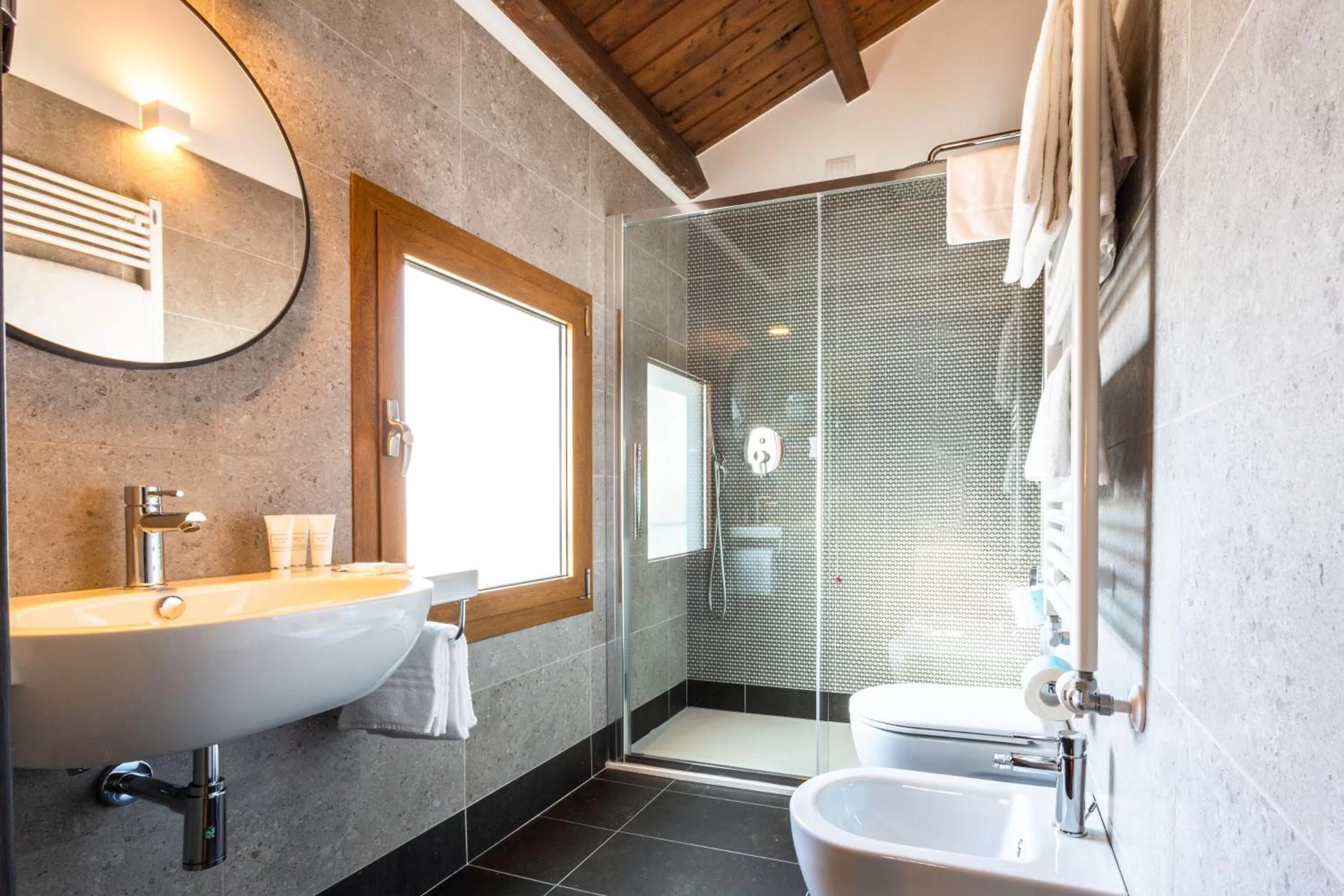 Shower in BEST WESTERN Titian Inn Hotel Treviso