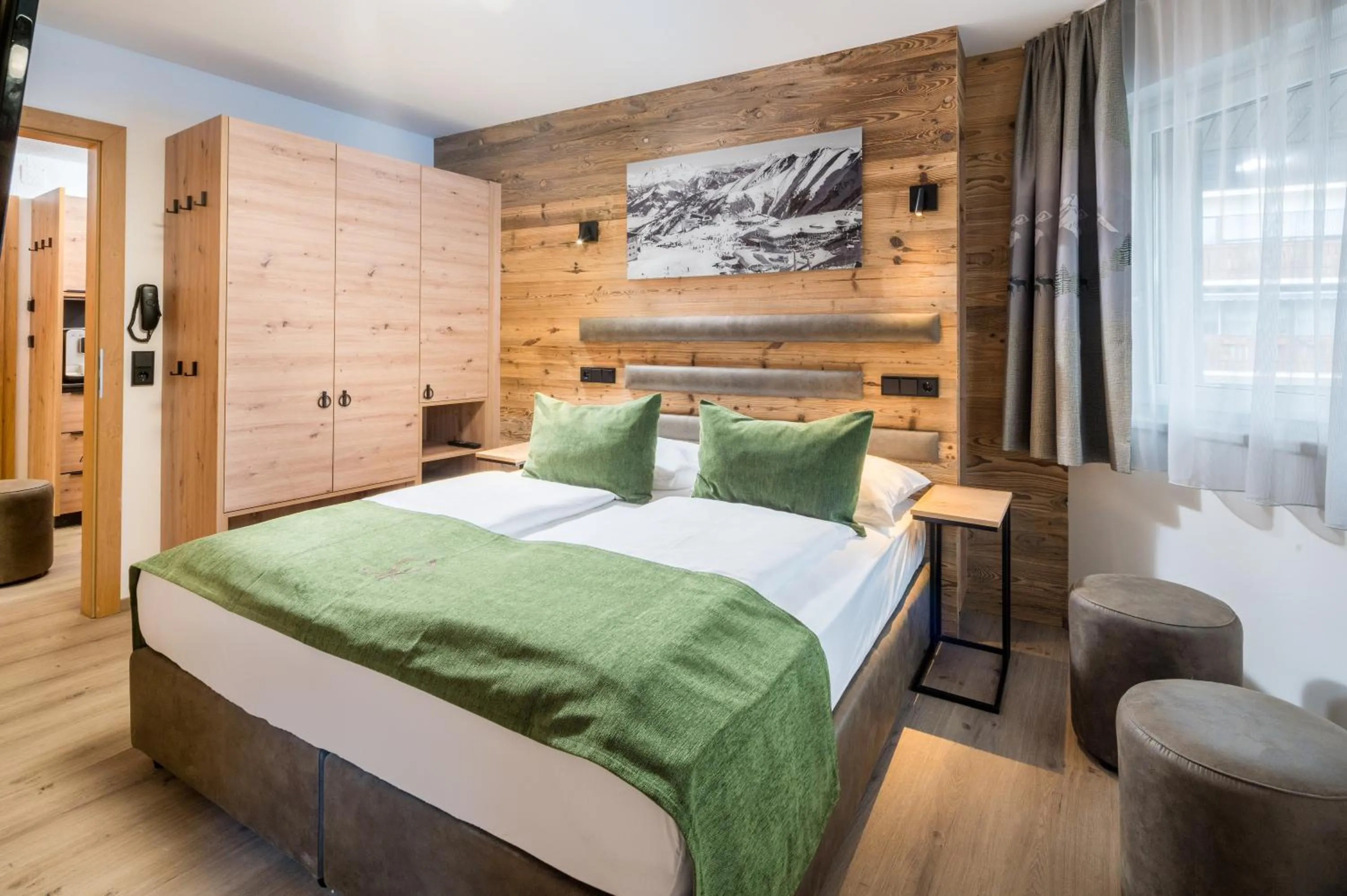 Bedroom, Bed in Hotel Grüner Baum