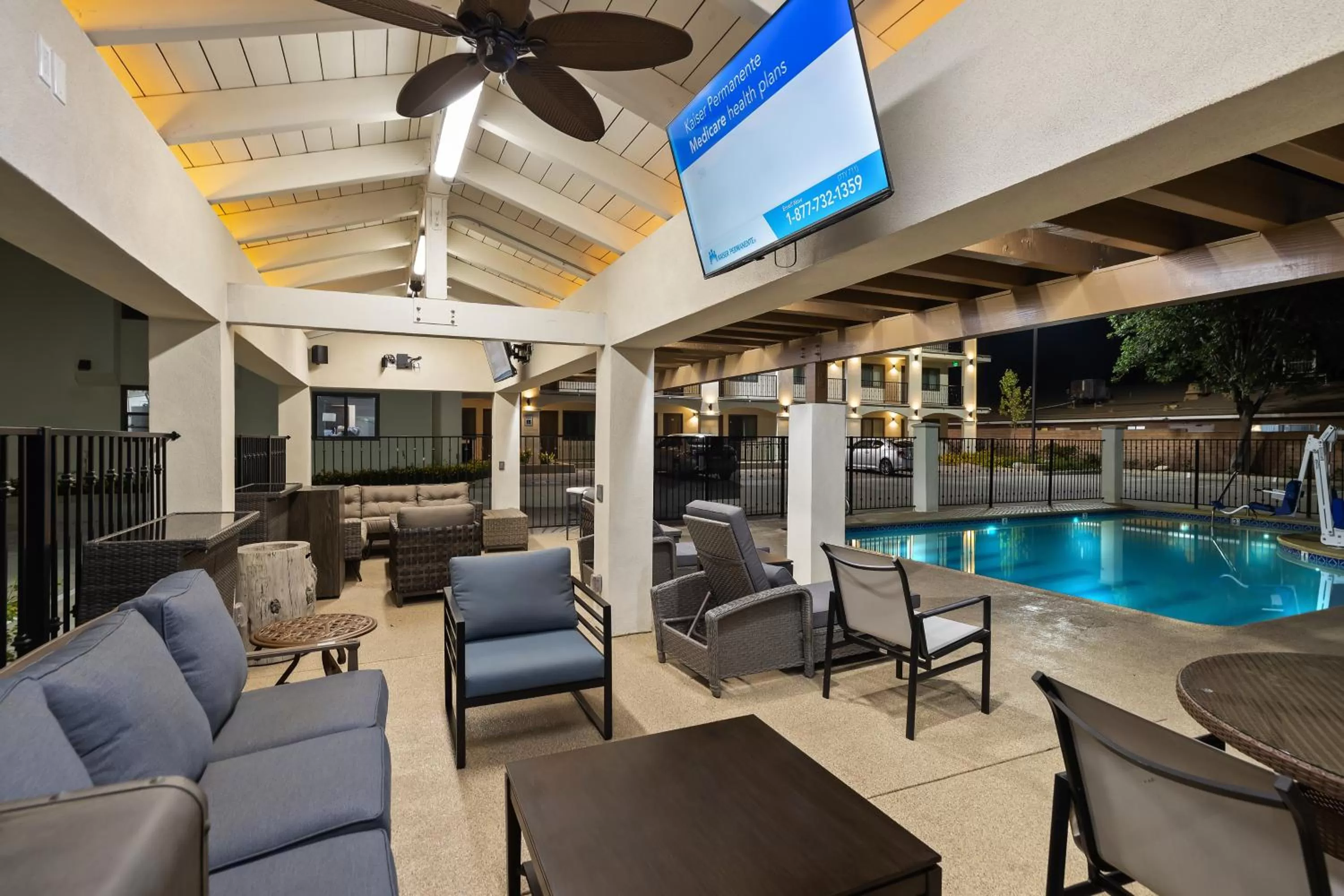 Swimming pool in Hotel Huntington