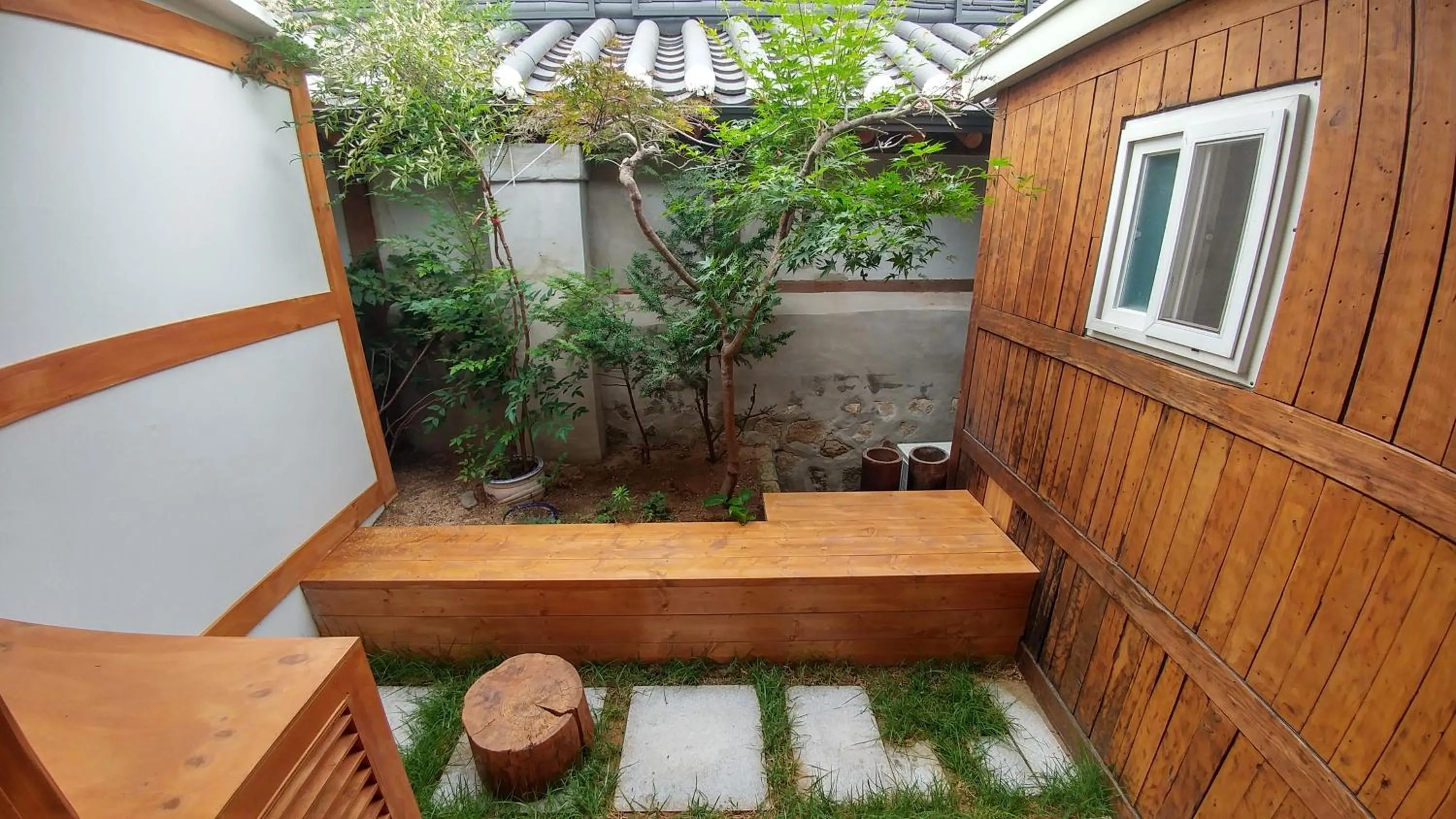 Decorative detail in Sophia Hanok Guesthouse