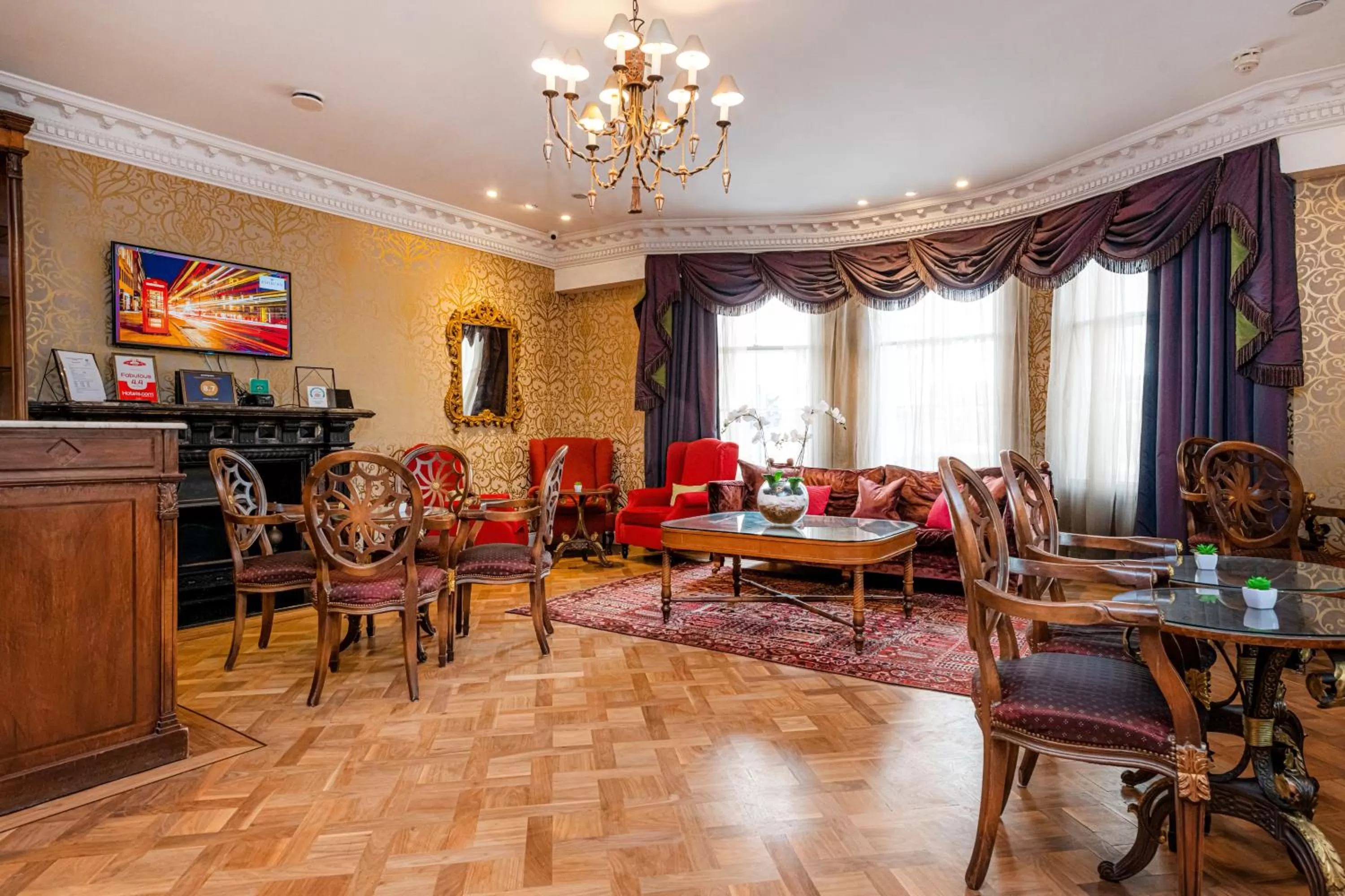 Living room in Ashburn Hotel