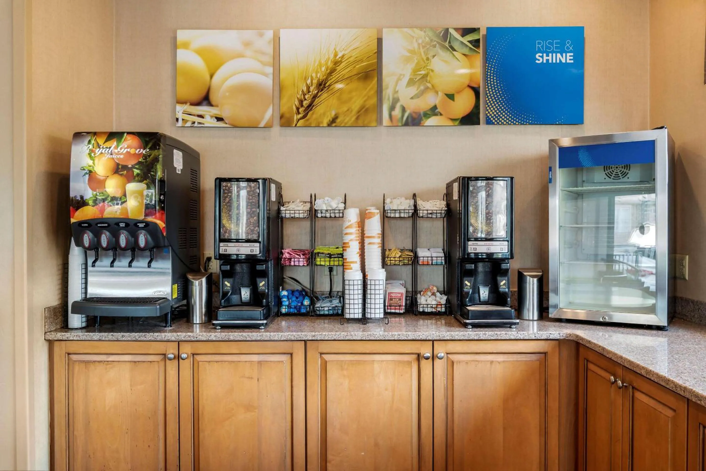 Breakfast in Comfort Inn Ocean City Boardwalk