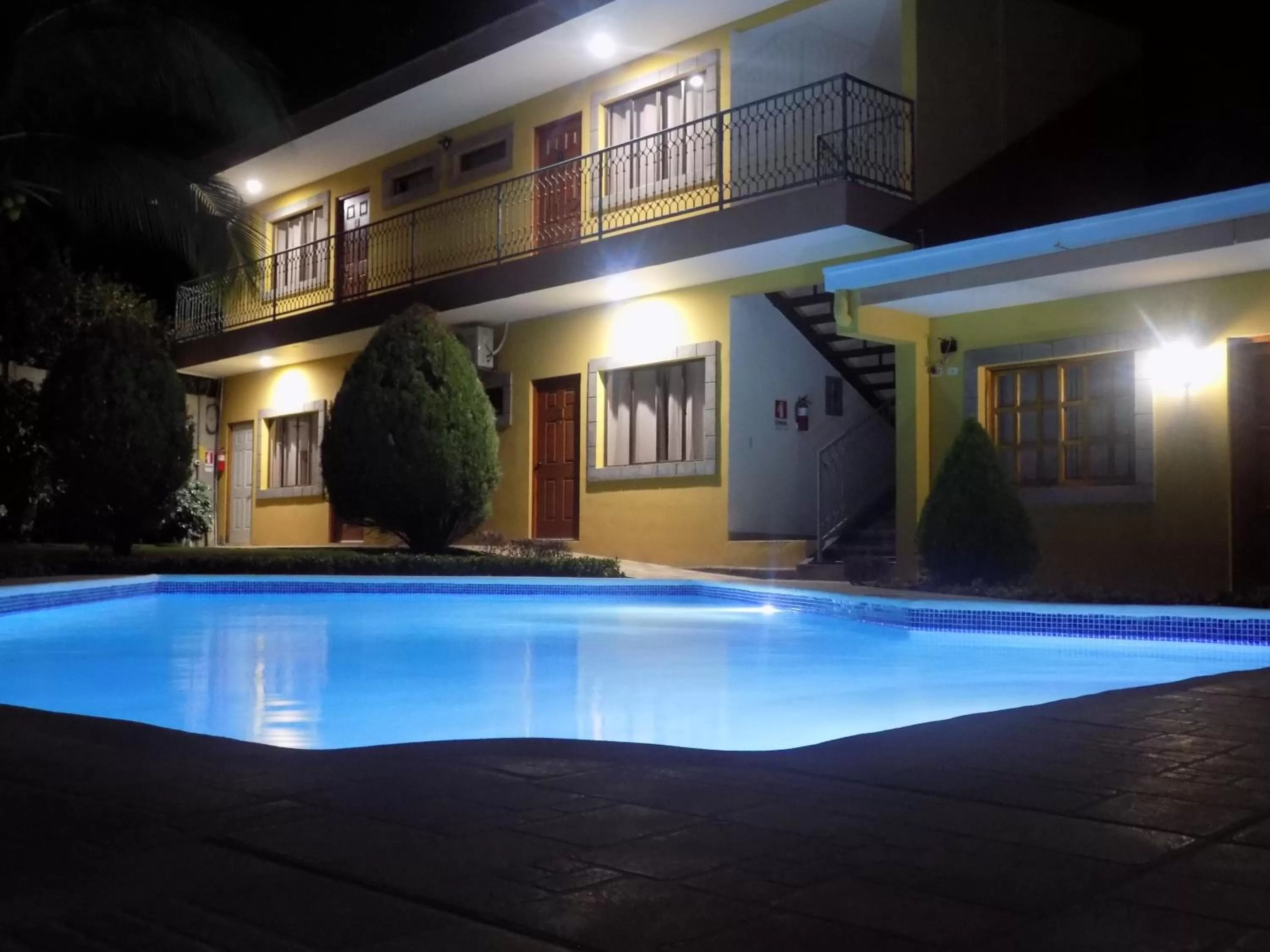 Property building, Swimming Pool in Hotel Los Pinos