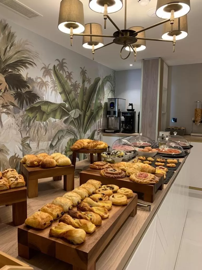 Food in Merit Kensington Hotel