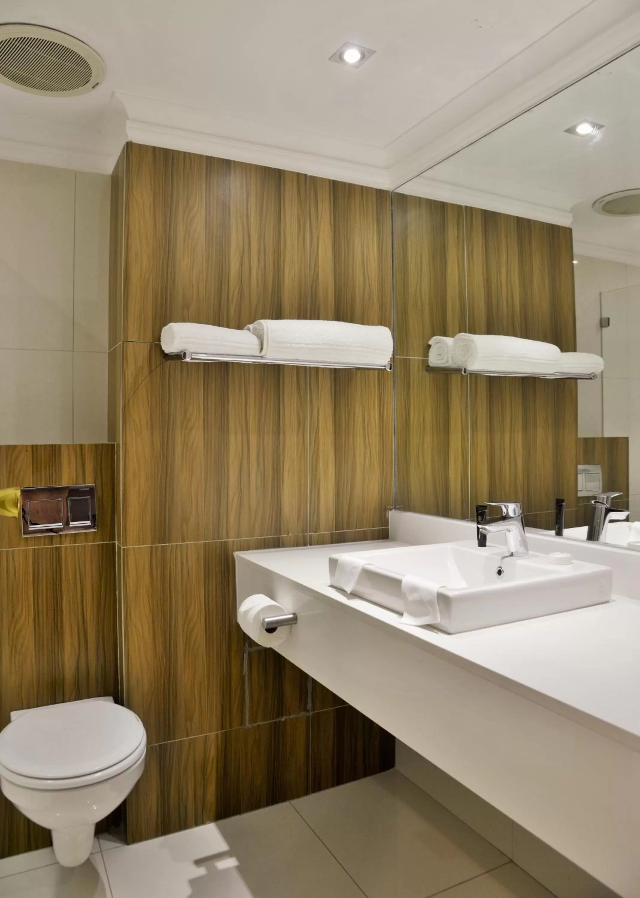 Bathroom in The Capetonian - Halal