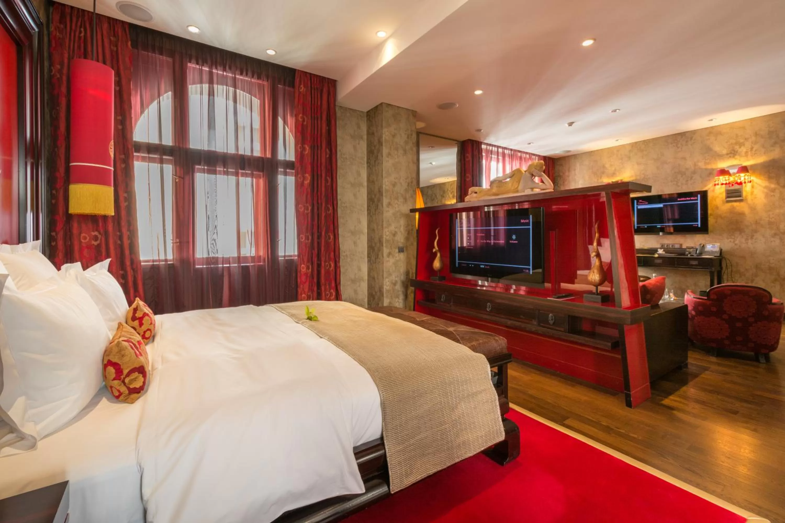 Photo of the whole room, Bed in Buddha-Bar Hotel Prague