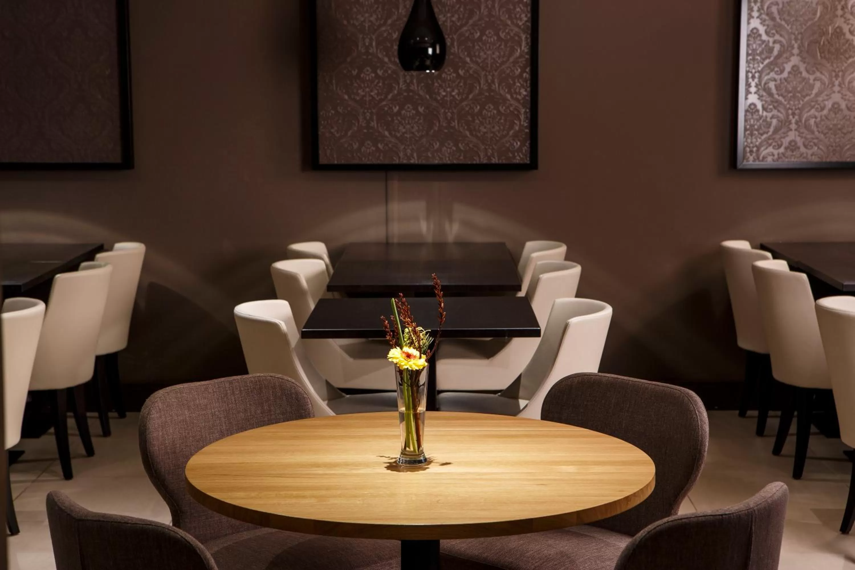 Restaurant/places to eat in Holiday Inn Express The Hague - Parliament by IHG